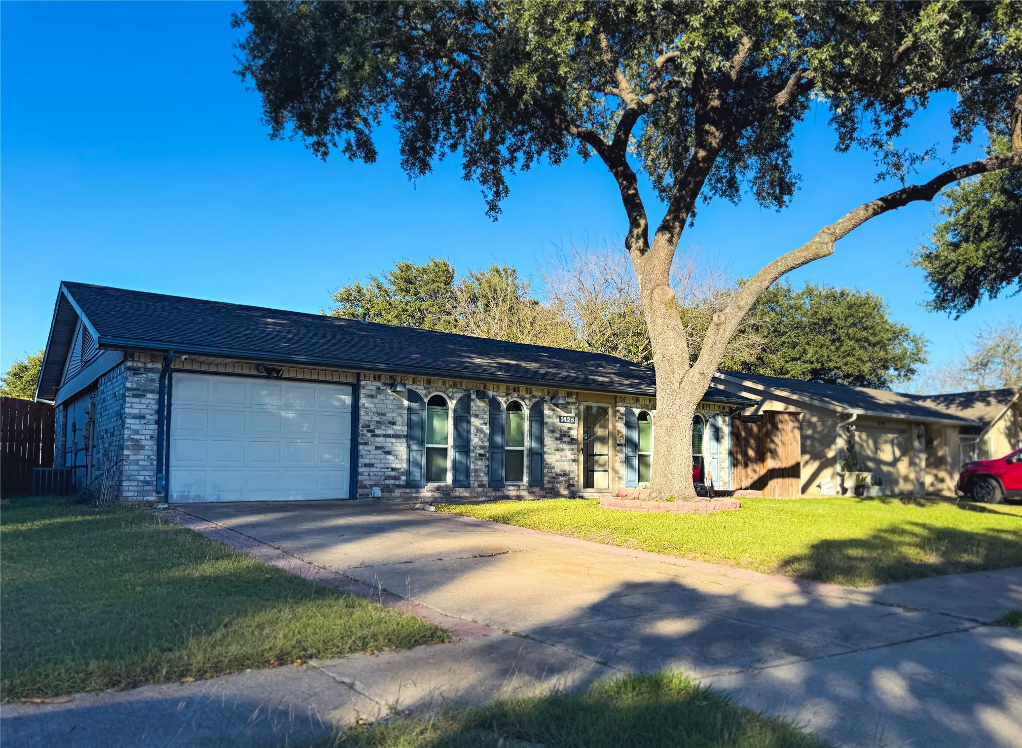 Single Family Residence For Rent in Dallas County , 1425 Meridian Way, Garland, Texas 75040, 3 Bedroom, 2 Bathroom, 1 Garage spaces, 1,223 Sqft, built in 1973, mls#21344238, Real Estate Agent in Garland, Homes For Rent in Dallas county, Homes For Rent in Garland, Realtor in Garland Texas, Real Estate Brokerage Independent Realty Texas, Luminita Cordes Realtor