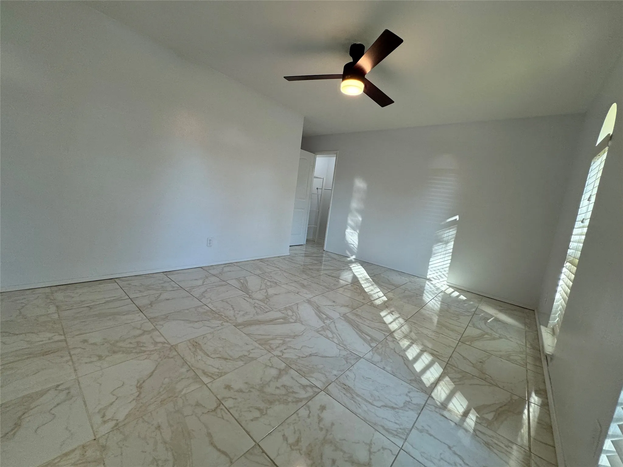 Single Family Residence For Rent in Dallas County , 1425 Meridian Way, Garland, Texas 75040, 3 Bedroom, 2 Bathroom, 1 Garage spaces, 1,223 Sqft, built in 1973, mls#21344238, Real Estate Agent in Garland, Homes For Rent in Dallas county, Homes For Rent in Garland, Realtor in Garland Texas, Real Estate Brokerage Independent Realty Texas, Luminita Cordes Realtor