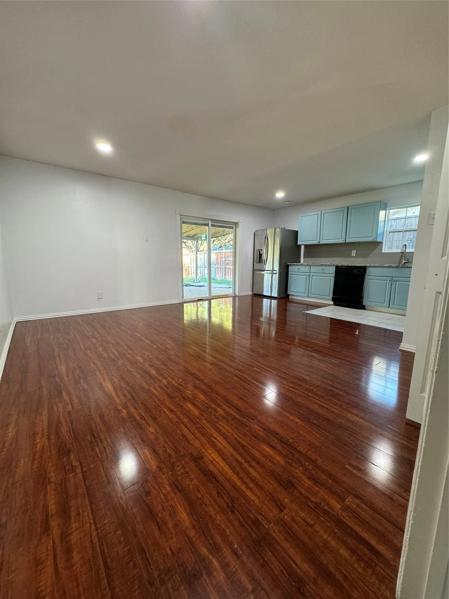 Single Family Residence For Rent in Dallas County , 1425 Meridian Way, Garland, Texas 75040, 3 Bedroom, 2 Bathroom, 1 Garage spaces, 1,223 Sqft, built in 1973, mls#21344238, Real Estate Agent in Garland, Homes For Rent in Dallas county, Homes For Rent in Garland, Realtor in Garland Texas, Real Estate Brokerage Independent Realty Texas, Luminita Cordes Realtor
