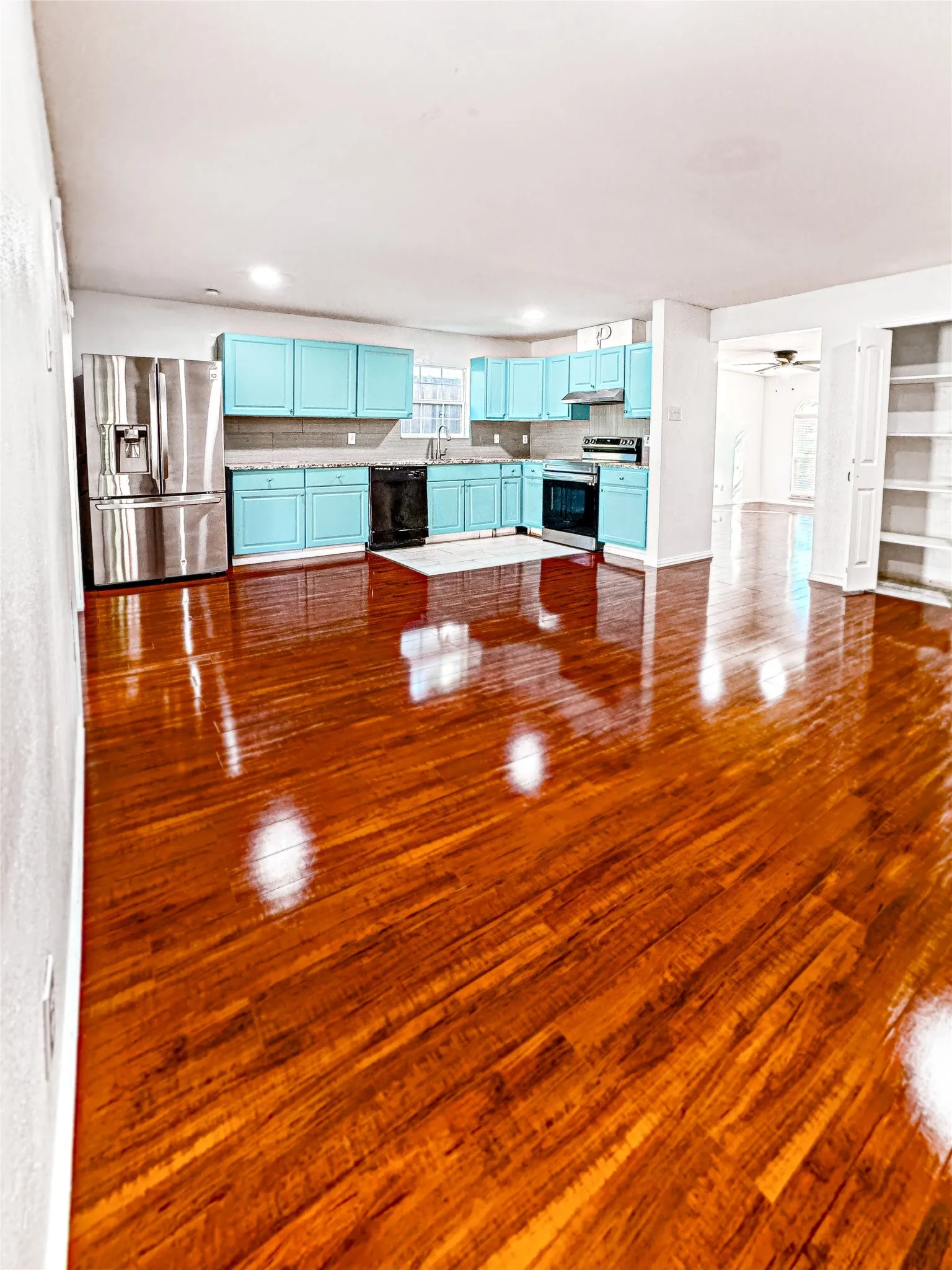 Single Family Residence For Rent in Dallas County , 1425 Meridian Way, Garland, Texas 75040, 3 Bedroom, 2 Bathroom, 1 Garage spaces, 1,223 Sqft, built in 1973, mls#21344238, Real Estate Agent in Garland, Homes For Rent in Dallas county, Homes For Rent in Garland, Realtor in Garland Texas, Real Estate Brokerage Independent Realty Texas, Luminita Cordes Realtor