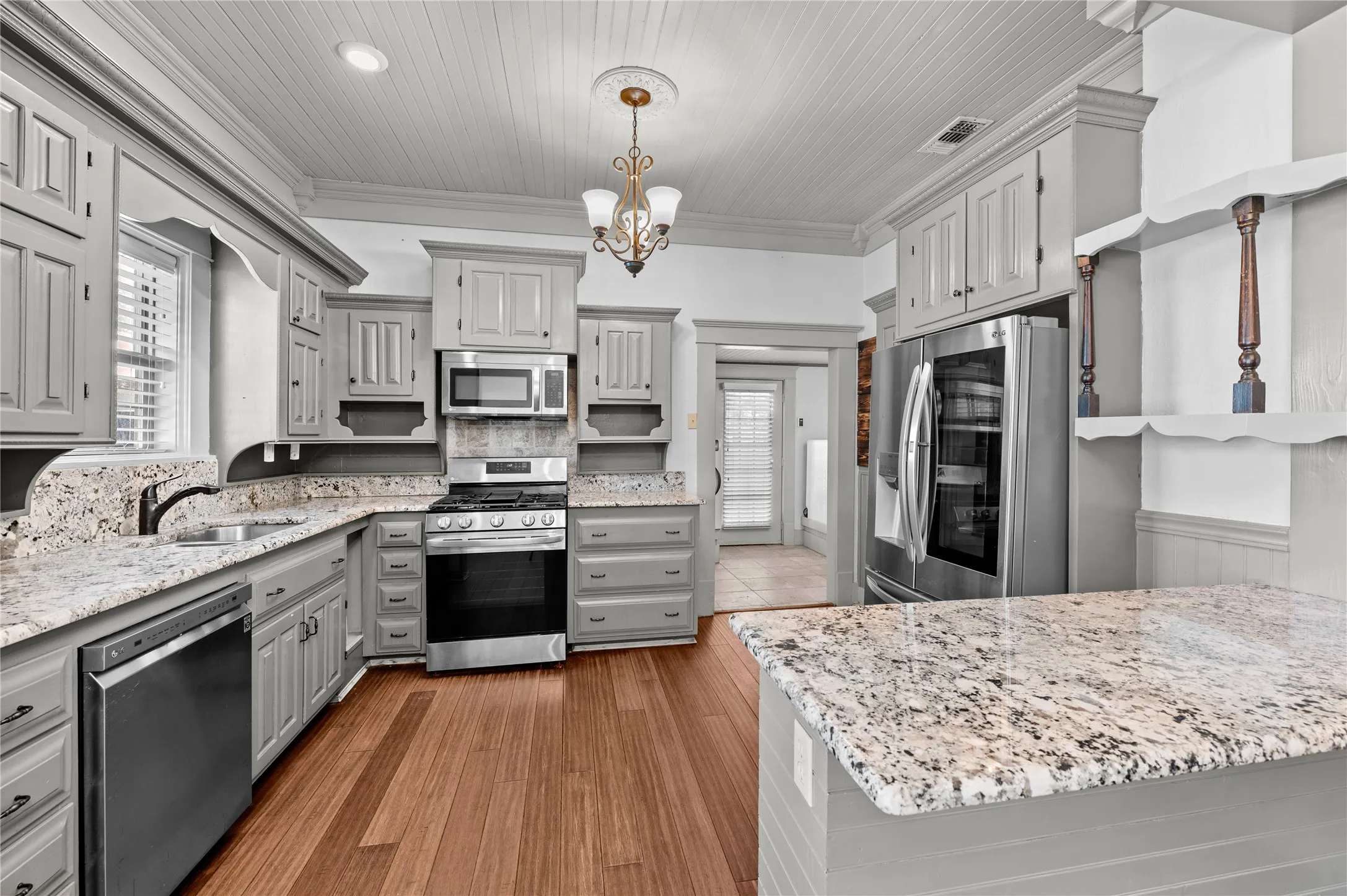 Single Family Residence For Sale in Wood County , 269 E Holley Street, Alba, Texas 75410, 3 Bedroom, 2 Bathroom, Garage spaces, 1,740 Sqft, built in 0, mls#21338843, Real Estate Agent in Alba, Homes For Sale in Wood county, Homes For Sale in Alba, Realtor in Alba Texas, Real Estate Brokerage Independent Realty Texas, Luminita Cordes Realtor