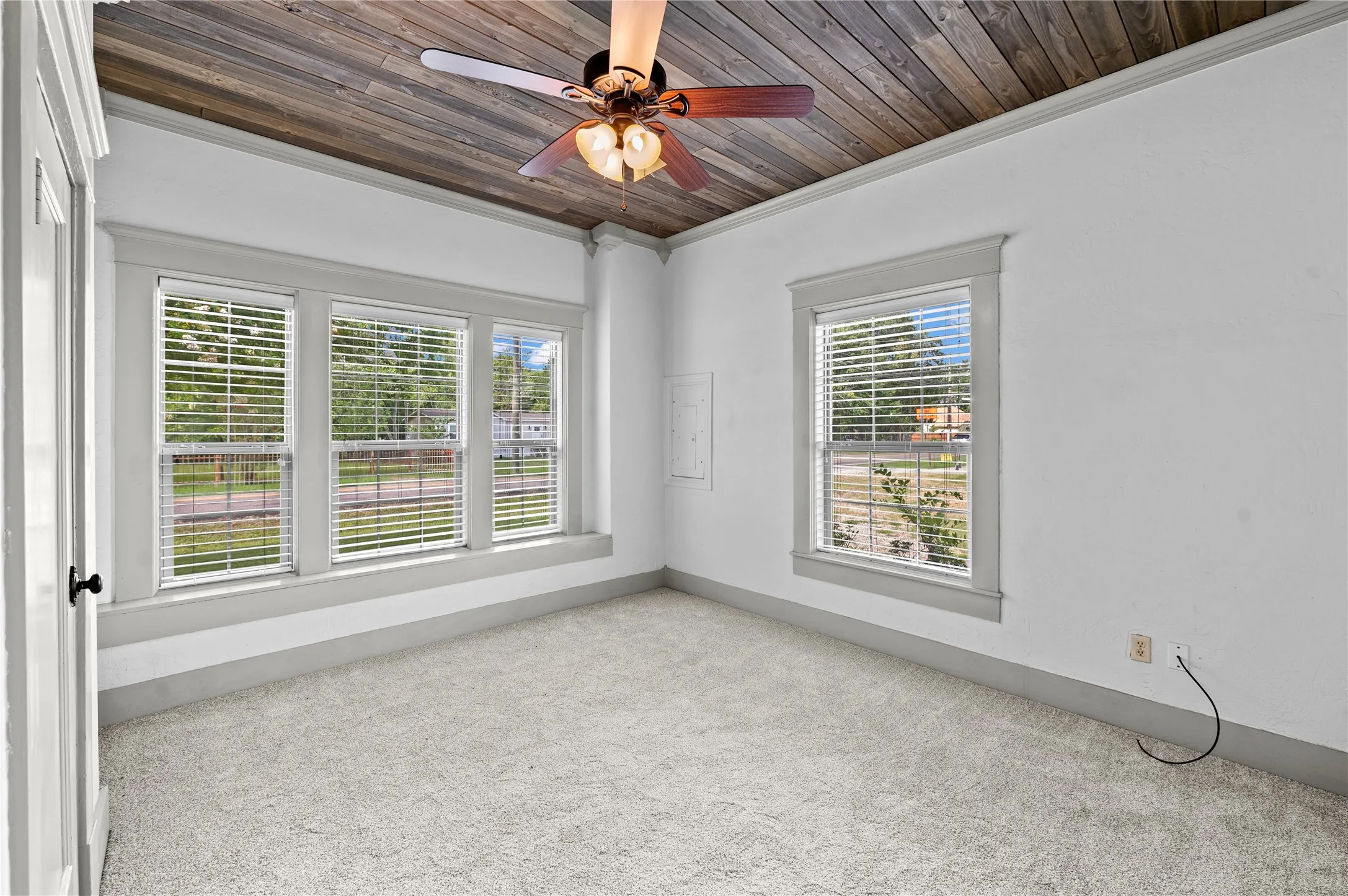 Single Family Residence For Sale in Wood County , 269 E Holley Street, Alba, Texas 75410, 3 Bedroom, 2 Bathroom, Garage spaces, 1,740 Sqft, built in 0, mls#21338843, Real Estate Agent in Alba, Homes For Sale in Wood county, Homes For Sale in Alba, Realtor in Alba Texas, Real Estate Brokerage Independent Realty Texas, Luminita Cordes Realtor