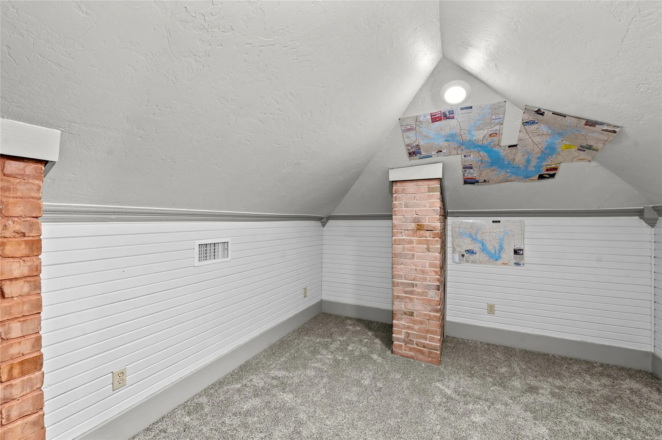 Single Family Residence For Sale in Wood County , 269 E Holley Street, Alba, Texas 75410, 3 Bedroom, 2 Bathroom, Garage spaces, 1,740 Sqft, built in 0, mls#21338843, Real Estate Agent in Alba, Homes For Sale in Wood county, Homes For Sale in Alba, Realtor in Alba Texas, Real Estate Brokerage Independent Realty Texas, Luminita Cordes Realtor