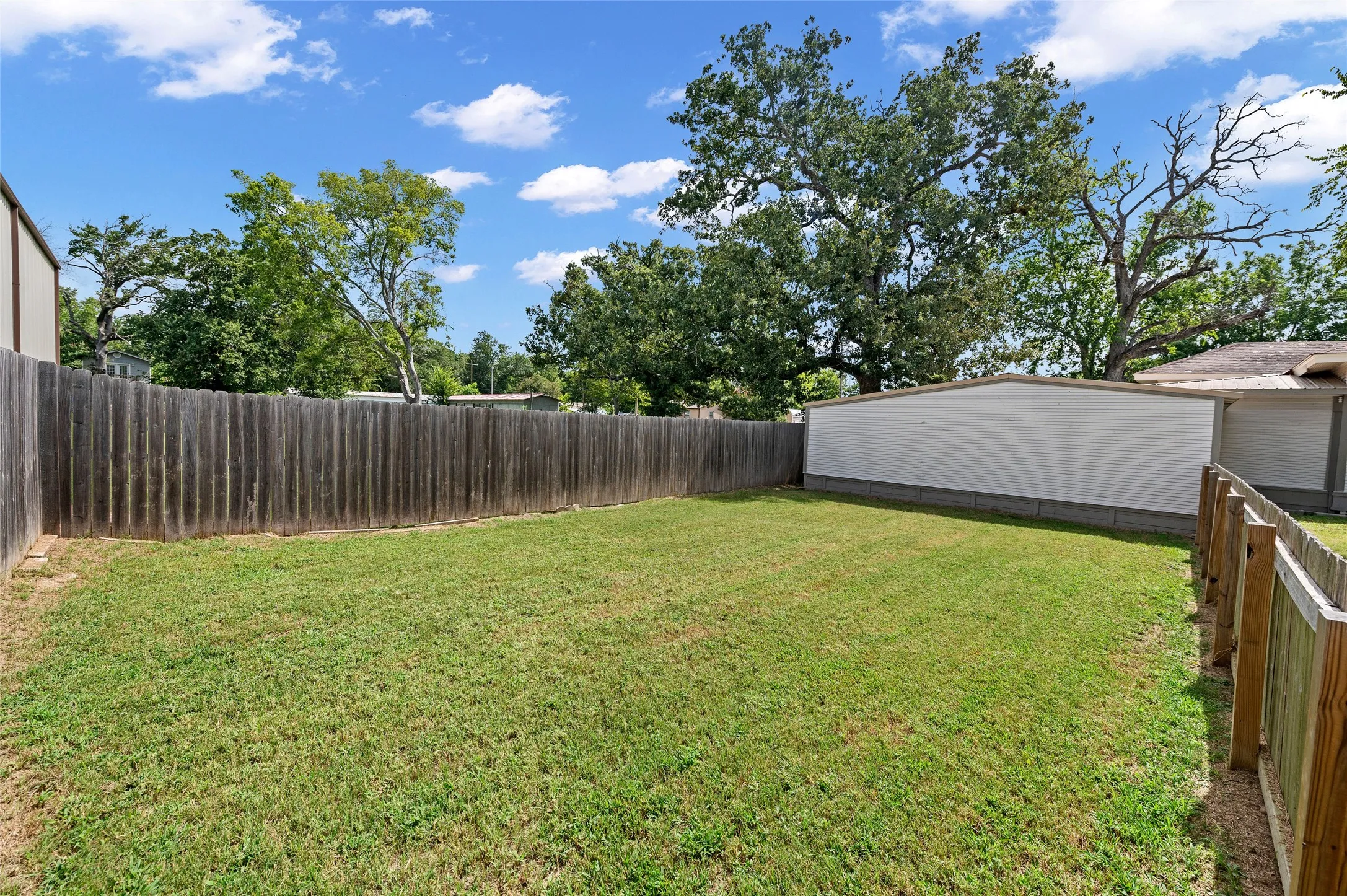 Single Family Residence For Sale in Wood County , 269 E Holley Street, Alba, Texas 75410, 3 Bedroom, 2 Bathroom, Garage spaces, 1,740 Sqft, built in 0, mls#21338843, Real Estate Agent in Alba, Homes For Sale in Wood county, Homes For Sale in Alba, Realtor in Alba Texas, Real Estate Brokerage Independent Realty Texas, Luminita Cordes Realtor
