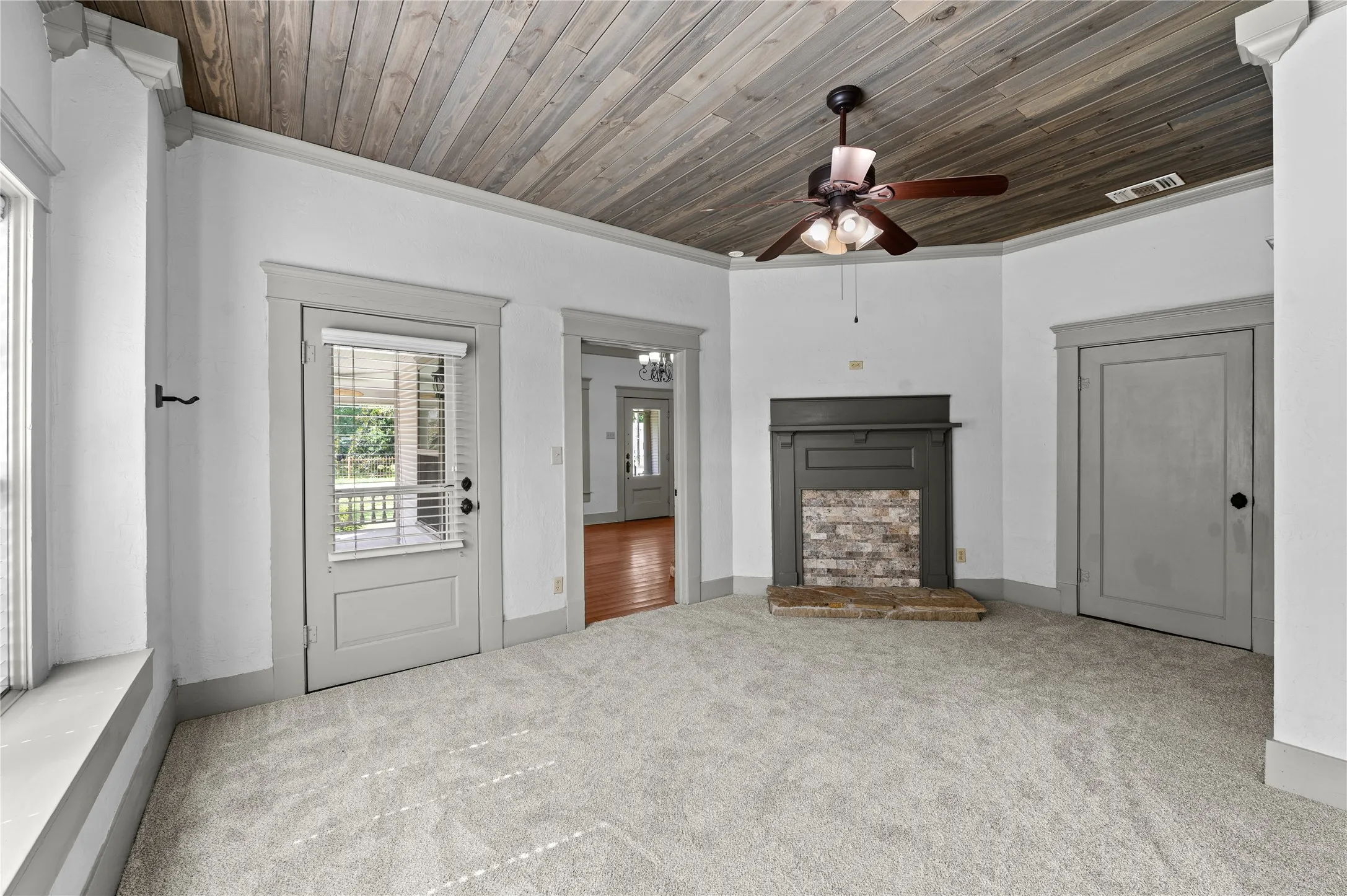 Single Family Residence For Sale in Wood County , 269 E Holley Street, Alba, Texas 75410, 3 Bedroom, 2 Bathroom, Garage spaces, 1,740 Sqft, built in 0, mls#21338843, Real Estate Agent in Alba, Homes For Sale in Wood county, Homes For Sale in Alba, Realtor in Alba Texas, Real Estate Brokerage Independent Realty Texas, Luminita Cordes Realtor