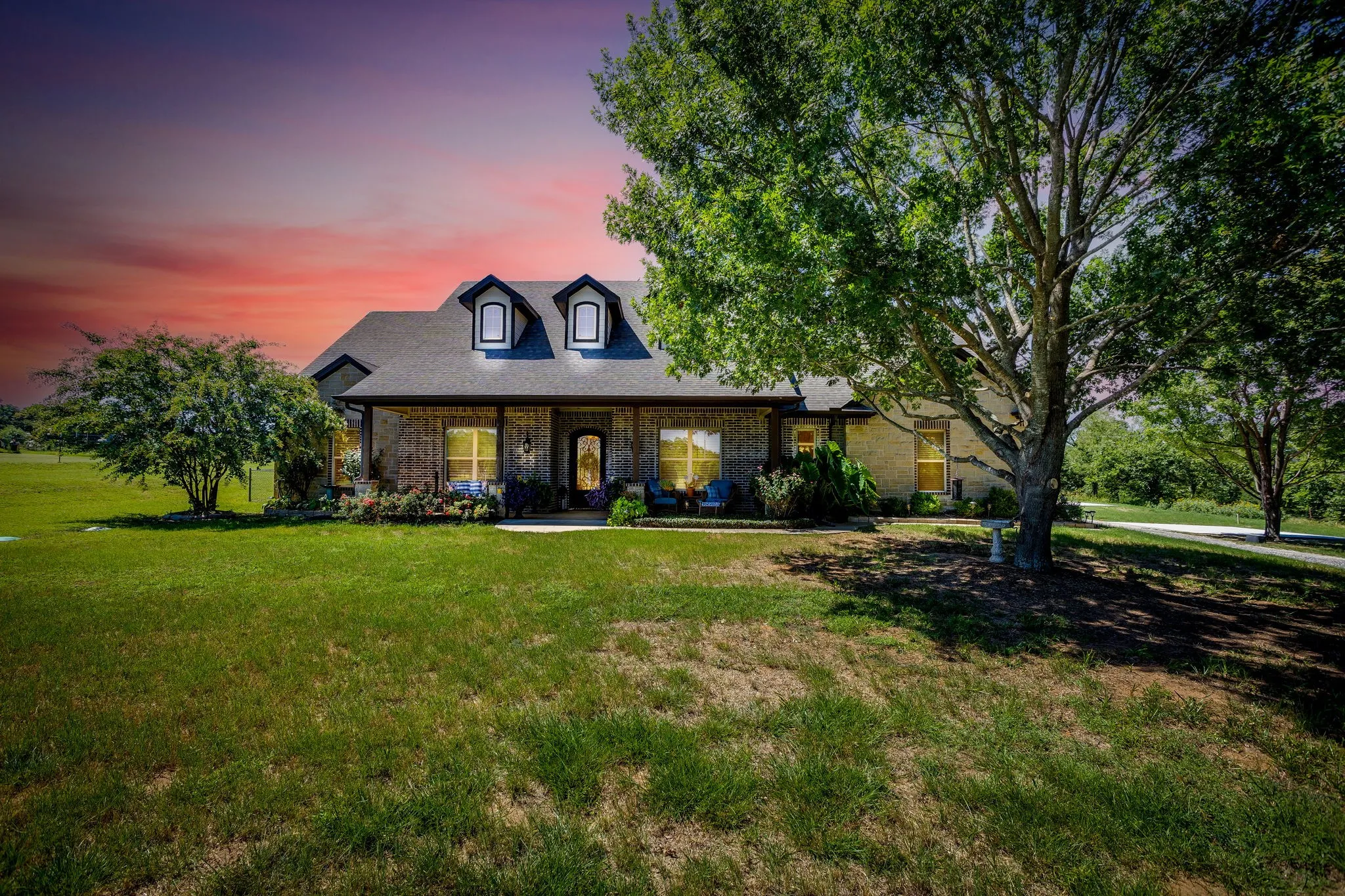 Single Family Residence For Sale in Johnson County , 1308 County Road 705, Joshua, Texas 76058, 2 Bedroom, 3 Bathroom, 2 Garage spaces, 2,539 Sqft, built in 2017, mls#21344239, Real Estate Agent in Joshua, Homes For Sale in Johnson county, Homes For Sale in Joshua, Realtor in Joshua Texas, Real Estate Brokerage Independent Realty Texas, Luminita Cordes Realtor