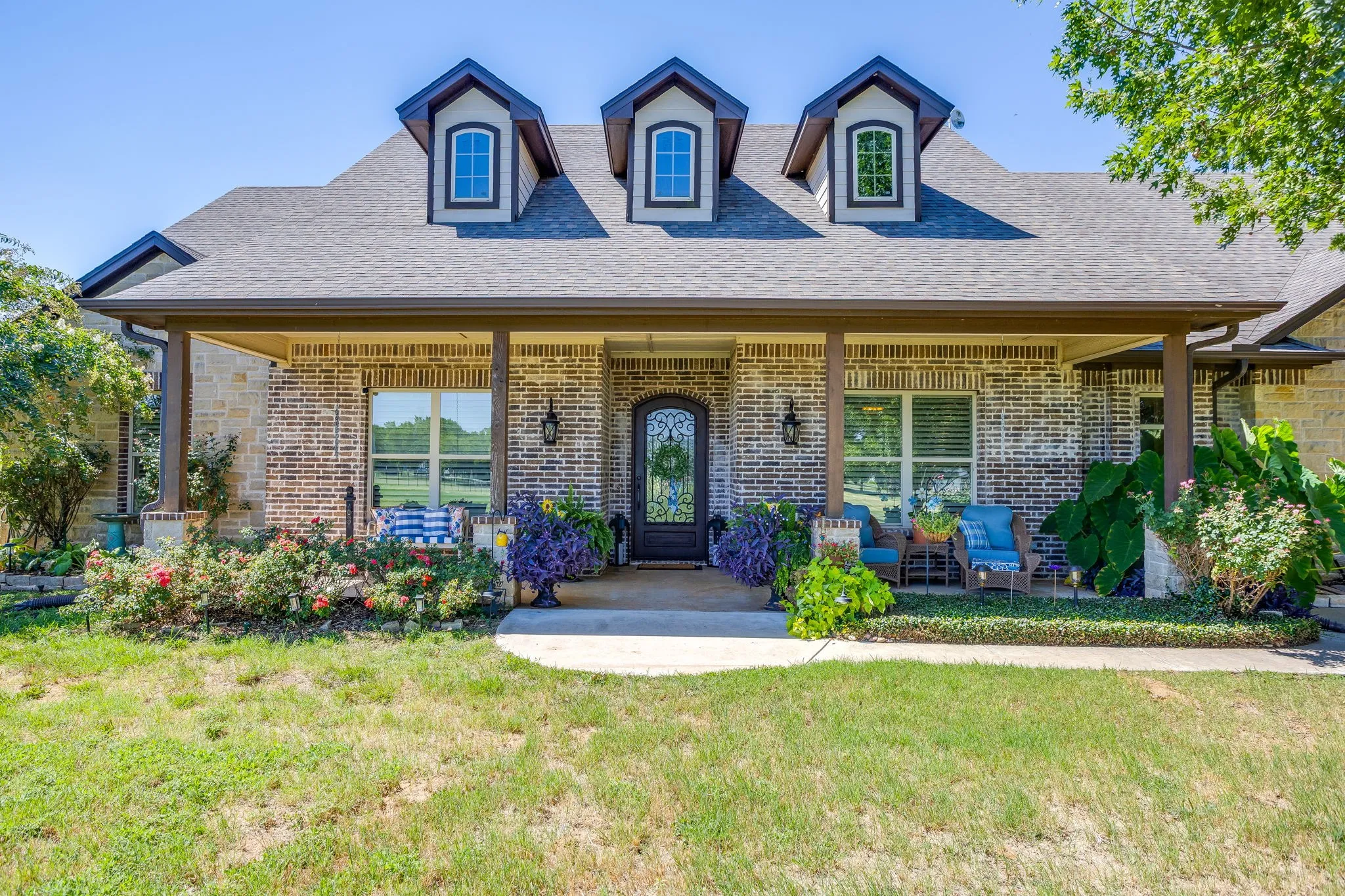 Single Family Residence For Sale in Johnson County , 1308 County Road 705, Joshua, Texas 76058, 2 Bedroom, 3 Bathroom, 2 Garage spaces, 2,539 Sqft, built in 2017, mls#21344239, Real Estate Agent in Joshua, Homes For Sale in Johnson county, Homes For Sale in Joshua, Realtor in Joshua Texas, Real Estate Brokerage Independent Realty Texas, Luminita Cordes Realtor