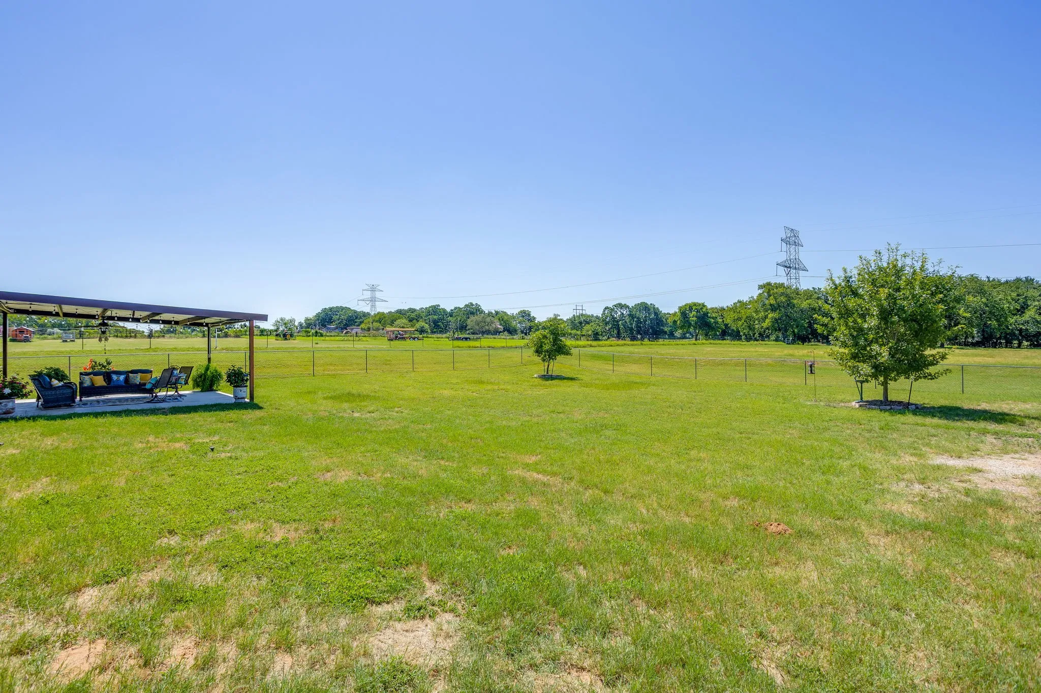 Single Family Residence For Sale in Johnson County , 1308 County Road 705, Joshua, Texas 76058, 2 Bedroom, 3 Bathroom, 2 Garage spaces, 2,539 Sqft, built in 2017, mls#21344239, Real Estate Agent in Joshua, Homes For Sale in Johnson county, Homes For Sale in Joshua, Realtor in Joshua Texas, Real Estate Brokerage Independent Realty Texas, Luminita Cordes Realtor