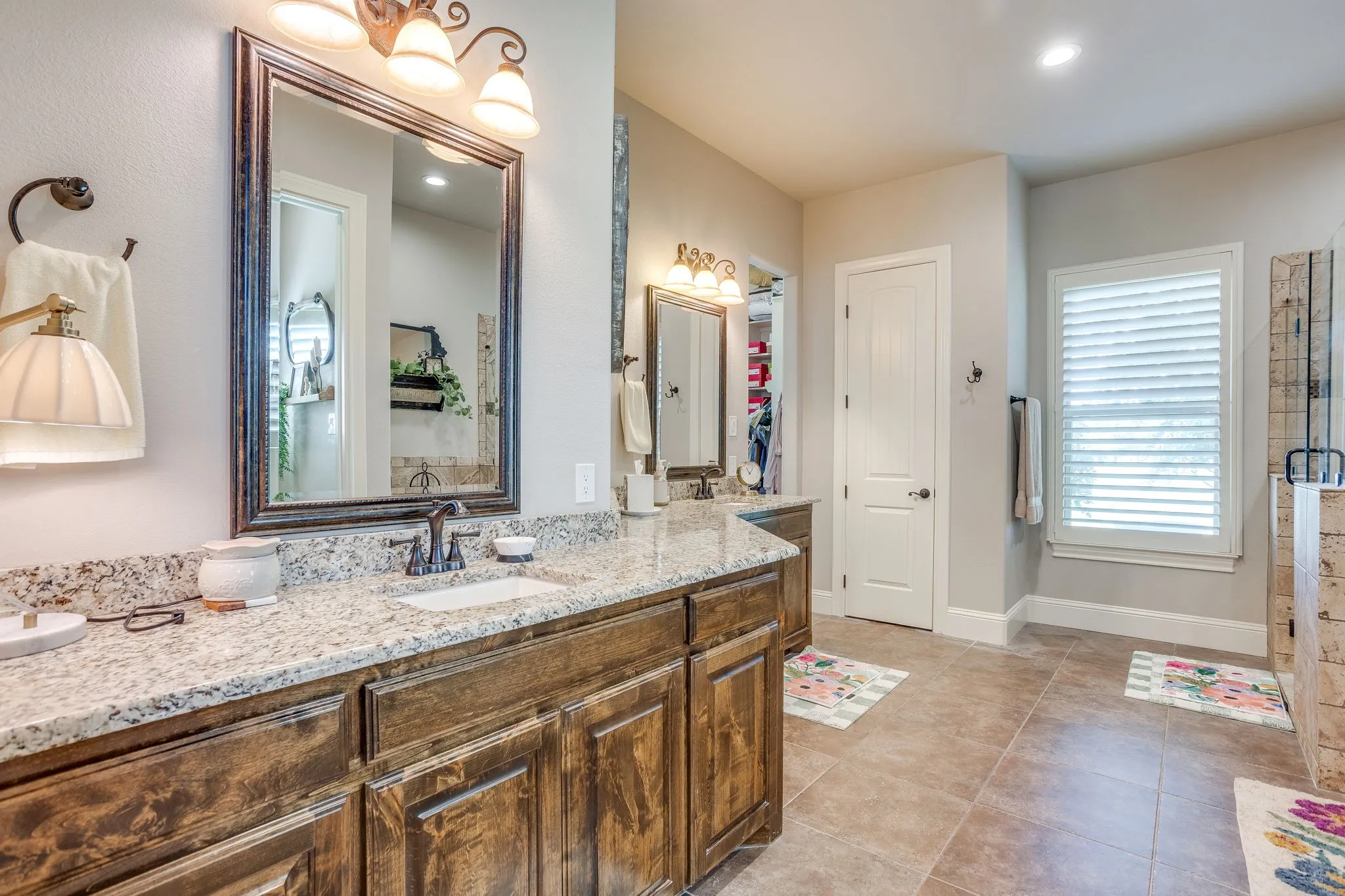 Single Family Residence For Sale in Johnson County , 1308 County Road 705, Joshua, Texas 76058, 2 Bedroom, 3 Bathroom, 2 Garage spaces, 2,539 Sqft, built in 2017, mls#21344239, Real Estate Agent in Joshua, Homes For Sale in Johnson county, Homes For Sale in Joshua, Realtor in Joshua Texas, Real Estate Brokerage Independent Realty Texas, Luminita Cordes Realtor
