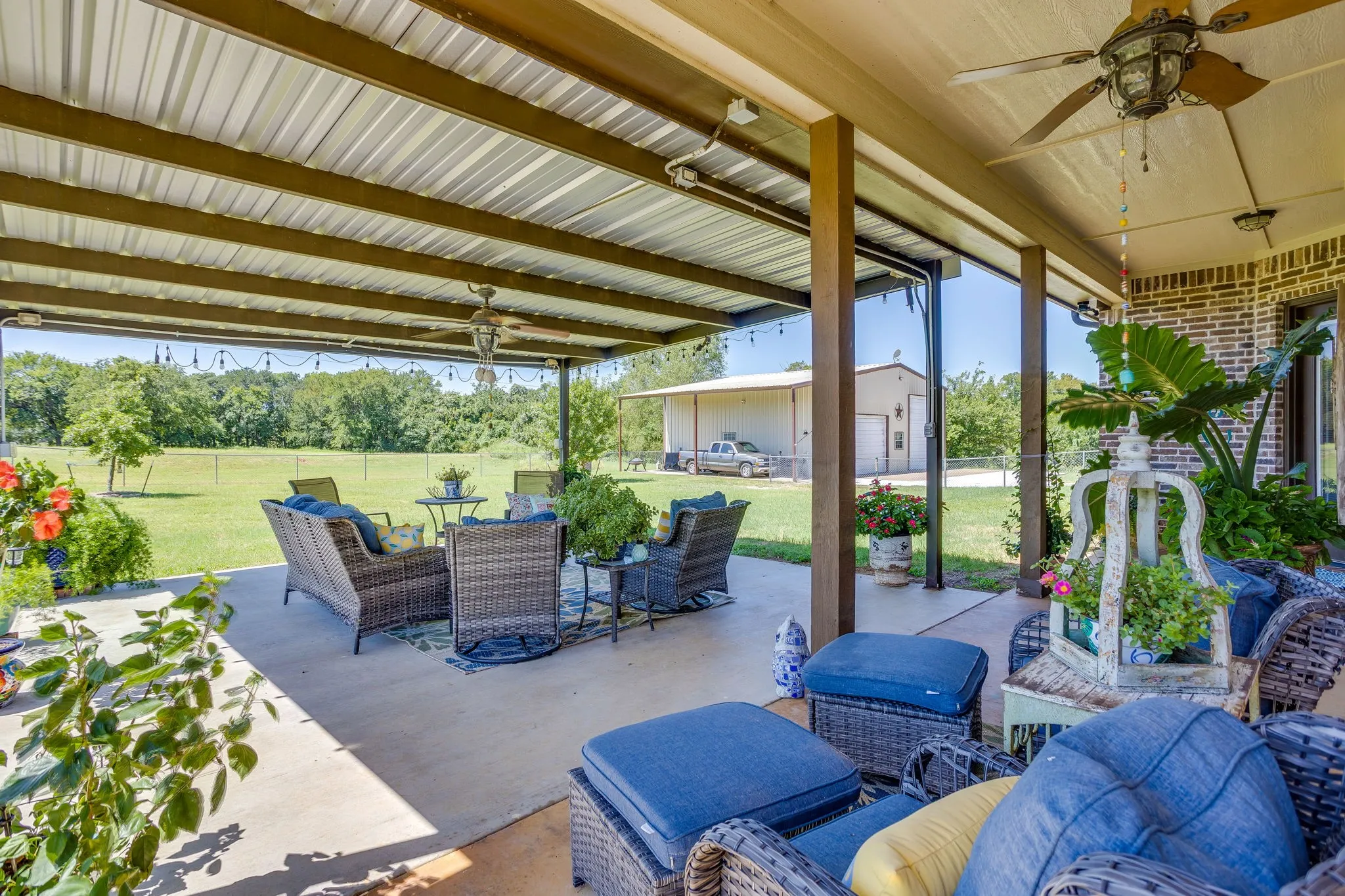 Single Family Residence For Sale in Johnson County , 1308 County Road 705, Joshua, Texas 76058, 2 Bedroom, 3 Bathroom, 2 Garage spaces, 2,539 Sqft, built in 2017, mls#21344239, Real Estate Agent in Joshua, Homes For Sale in Johnson county, Homes For Sale in Joshua, Realtor in Joshua Texas, Real Estate Brokerage Independent Realty Texas, Luminita Cordes Realtor