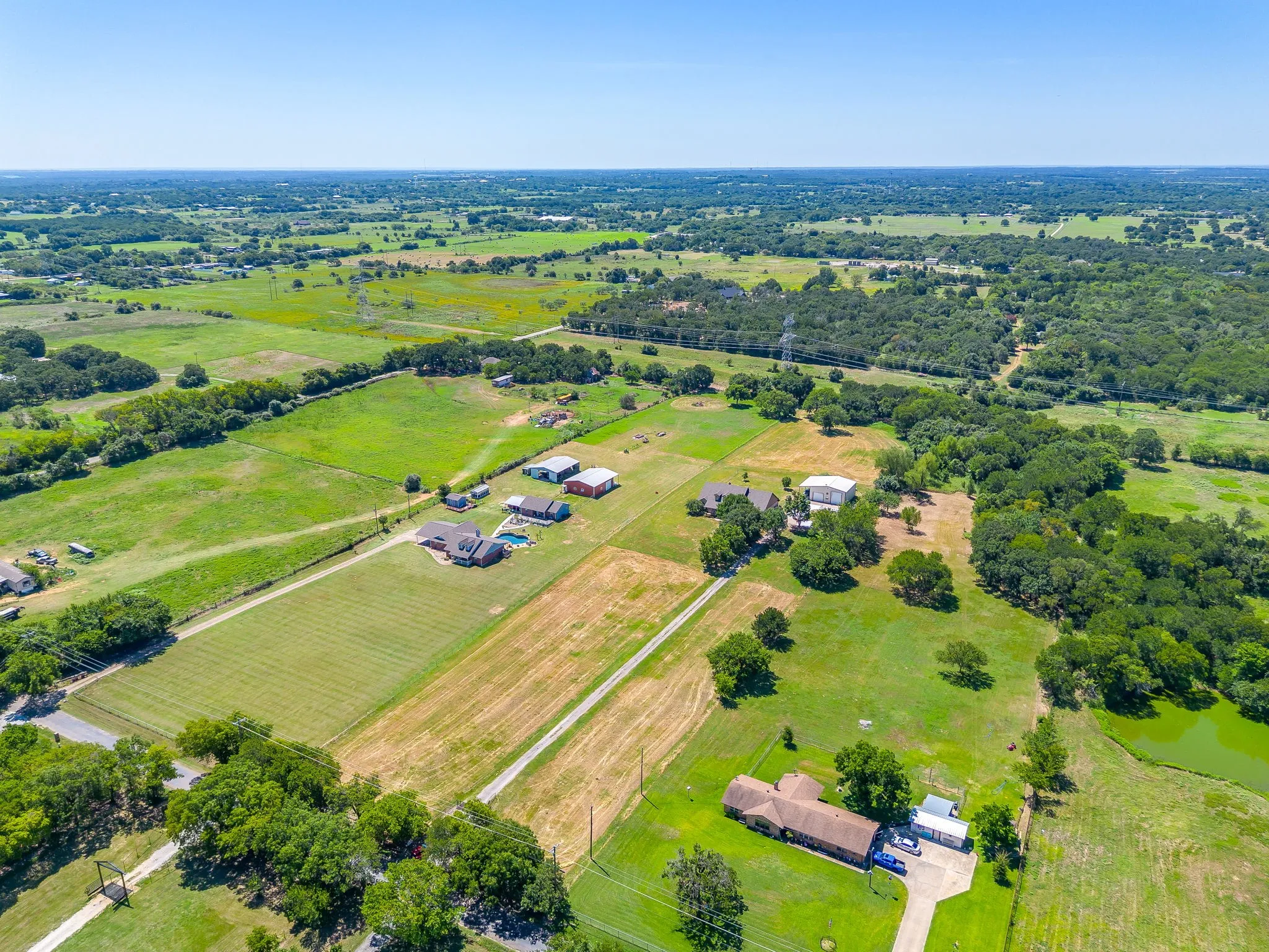 Single Family Residence For Sale in Johnson County , 1308 County Road 705, Joshua, Texas 76058, 2 Bedroom, 3 Bathroom, 2 Garage spaces, 2,539 Sqft, built in 2017, mls#21344239, Real Estate Agent in Joshua, Homes For Sale in Johnson county, Homes For Sale in Joshua, Realtor in Joshua Texas, Real Estate Brokerage Independent Realty Texas, Luminita Cordes Realtor