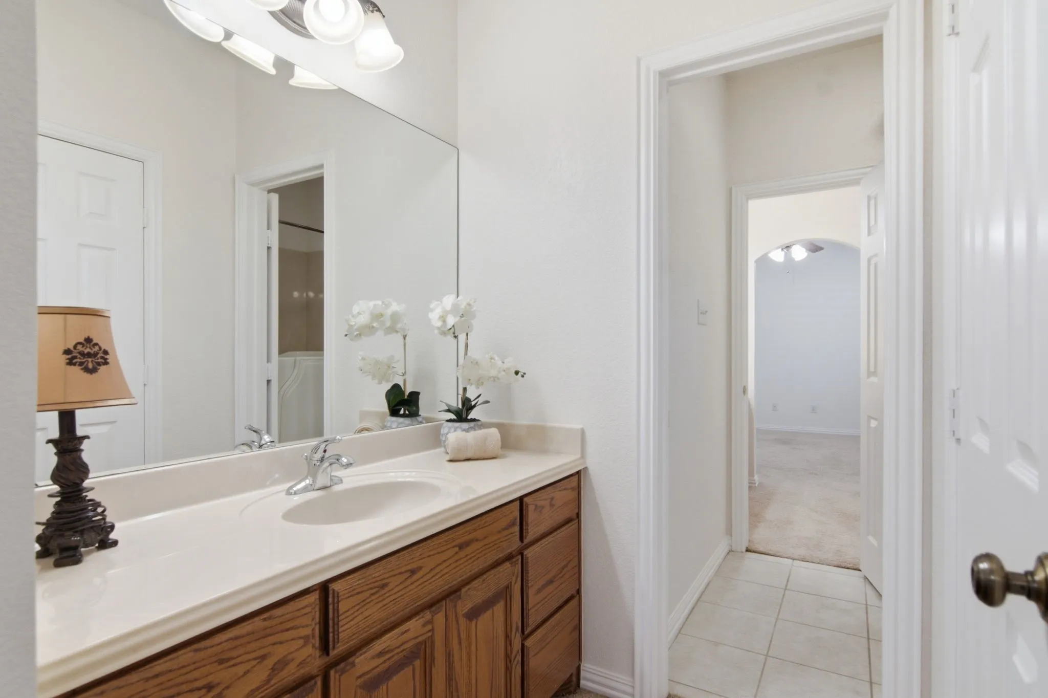 Jack & Jill bath with bedroom 2 & 3