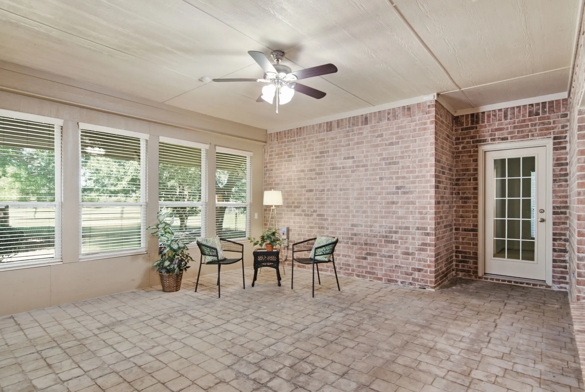 Enclosed sunroom, 19 x 16, heat & air have been added!
