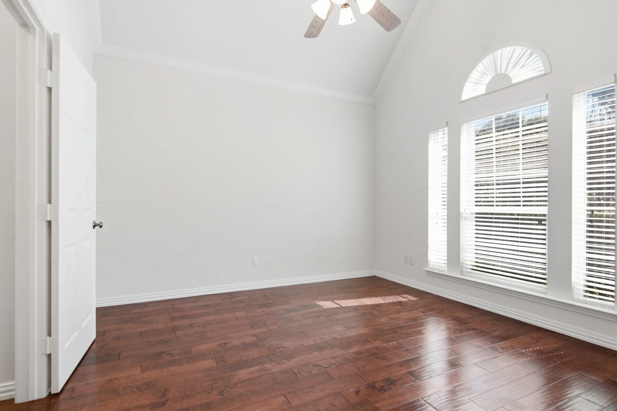 4th bedroom, or large office with walk in closet and full bath! Rich wood floors, vaulted ceiling, light & bright with large windows!