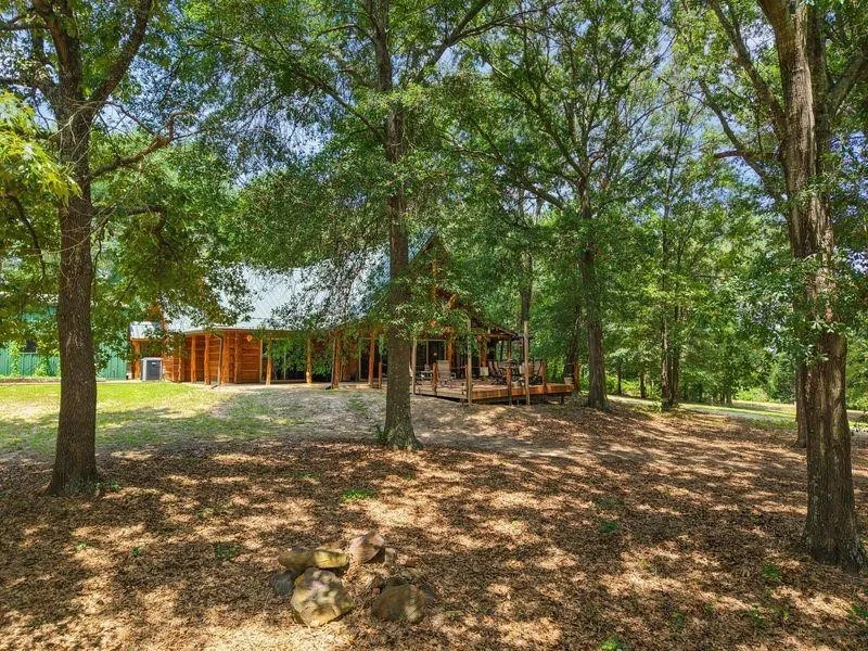 Single Family Residence For Sale in Upshur County , 2226 Holly Road, Gilmer, Texas 75644, 5 Bedrooms, 2 Bathrooms, 2 Garage spaces, 3,384 Sqft, built in 2015, Price $759,000, mls#21344249, Real Estate Agent in Gilmer, Homes For Sale in Upshur county, Homes For Sale in Gilmer, Realtor in Gilmer Texas, Real Estate Brokerage Independent Realty Texas, Luminita Cordes Realtor