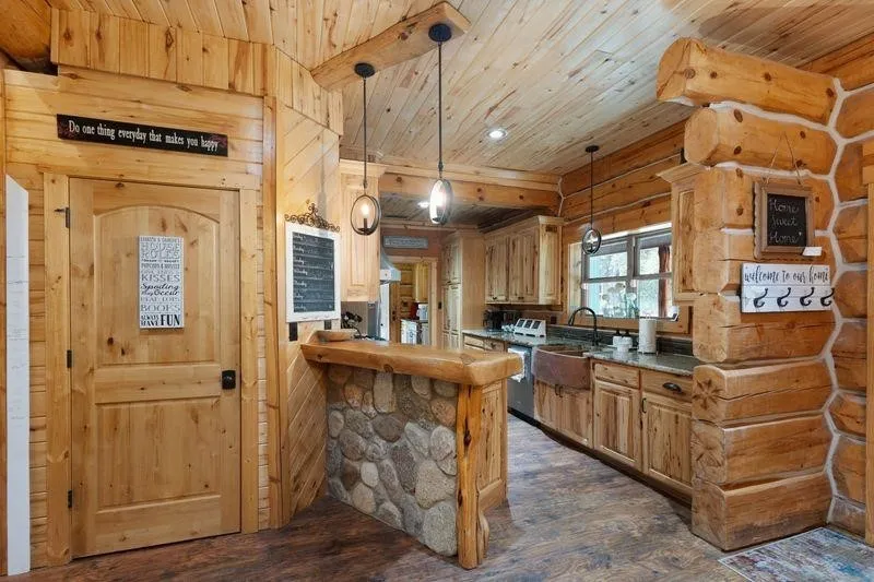 Single Family Residence For Sale in Upshur County , 2226 Holly Road, Gilmer, Texas 75644, 5 Bedrooms, 2 Bathrooms, 2 Garage spaces, 3,384 Sqft, built in 2015, Price $759,000, mls#21344249, Real Estate Agent in Gilmer, Homes For Sale in Upshur county, Homes For Sale in Gilmer, Realtor in Gilmer Texas, Real Estate Brokerage Independent Realty Texas, Luminita Cordes Realtor