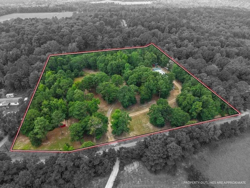 Single Family Residence For Sale in Upshur County , 2226 Holly Road, Gilmer, Texas 75644, 5 Bedrooms, 2 Bathrooms, 2 Garage spaces, 3,384 Sqft, built in 2015, Price $759,000, mls#21344249, Real Estate Agent in Gilmer, Homes For Sale in Upshur county, Homes For Sale in Gilmer, Realtor in Gilmer Texas, Real Estate Brokerage Independent Realty Texas, Luminita Cordes Realtor