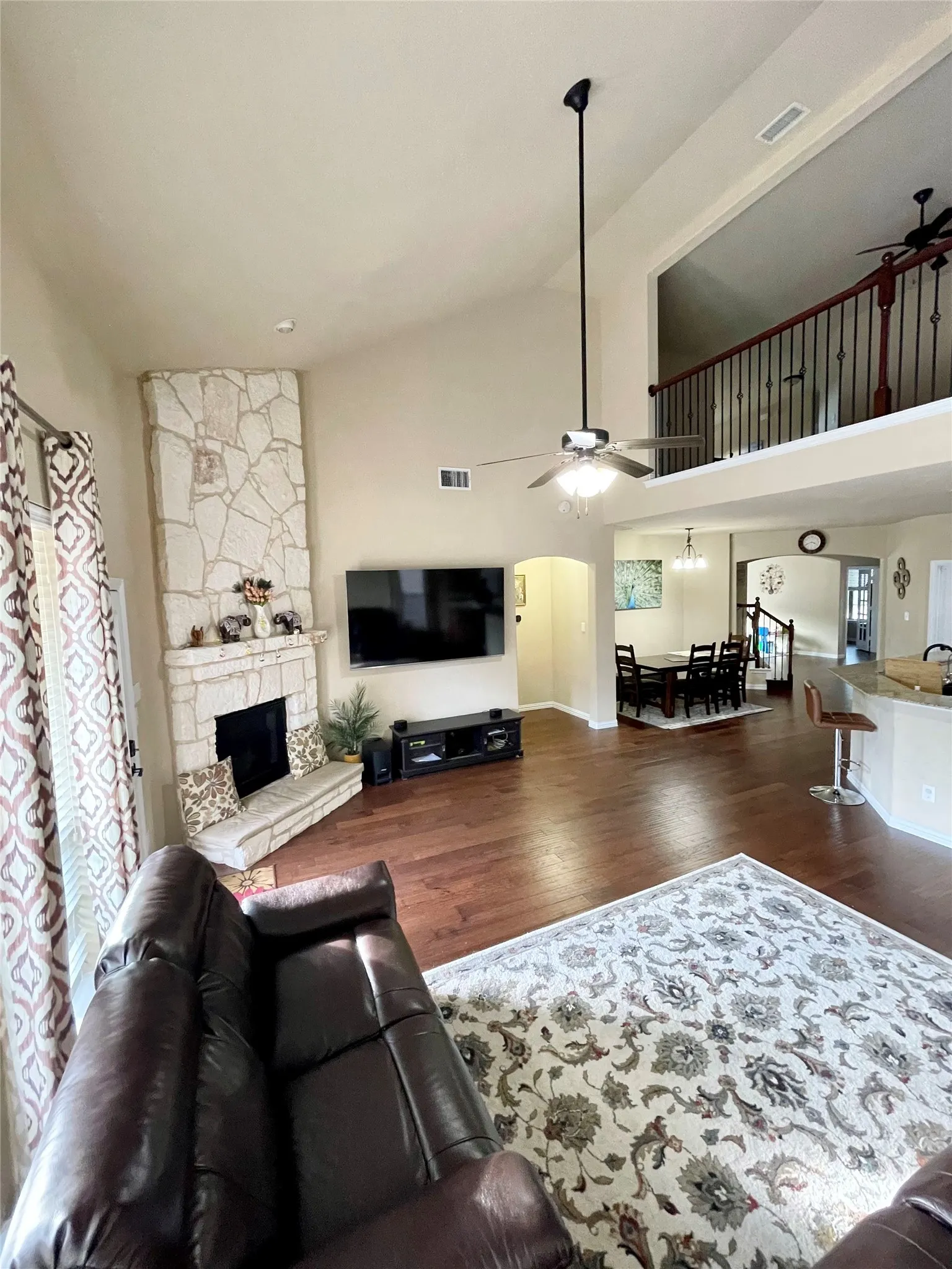 Single Family Residence For Rent in Denton County , 2680 Costa Mesa Drive, Little Elm, Texas 75068, 4 Bedroom, 4 Bathroom, 2 Garage spaces, 3,378 Sqft, built in 2014, mls#21343579, Real Estate Agent in Little Elm, Homes For Rent in Denton county, Homes For Rent in Little Elm, Realtor in Little Elm Texas, Real Estate Brokerage Independent Realty Texas, Luminita Cordes Realtor