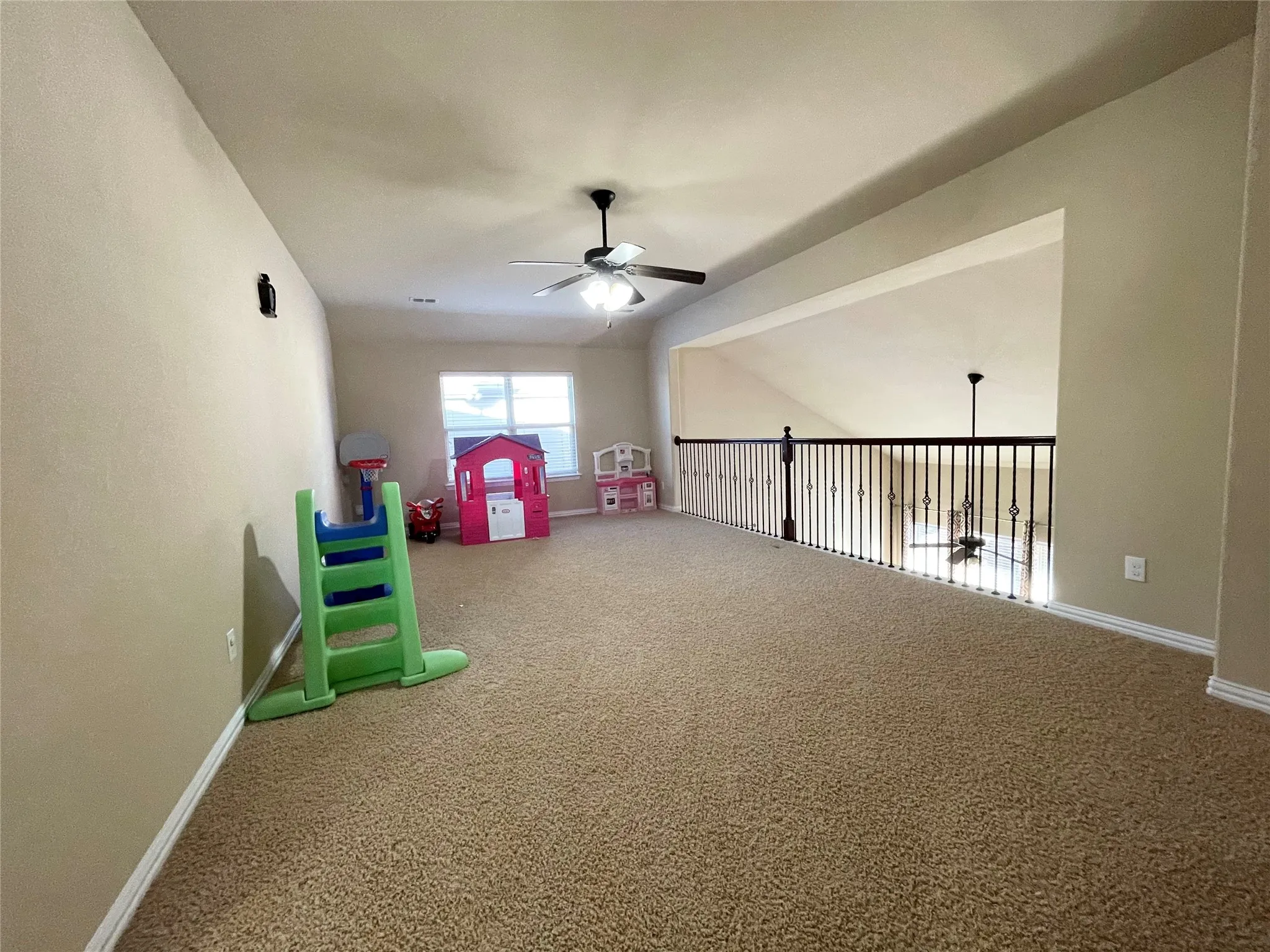 Single Family Residence For Rent in Denton County , 2680 Costa Mesa Drive, Little Elm, Texas 75068, 4 Bedroom, 4 Bathroom, 2 Garage spaces, 3,378 Sqft, built in 2014, mls#21343579, Real Estate Agent in Little Elm, Homes For Rent in Denton county, Homes For Rent in Little Elm, Realtor in Little Elm Texas, Real Estate Brokerage Independent Realty Texas, Luminita Cordes Realtor