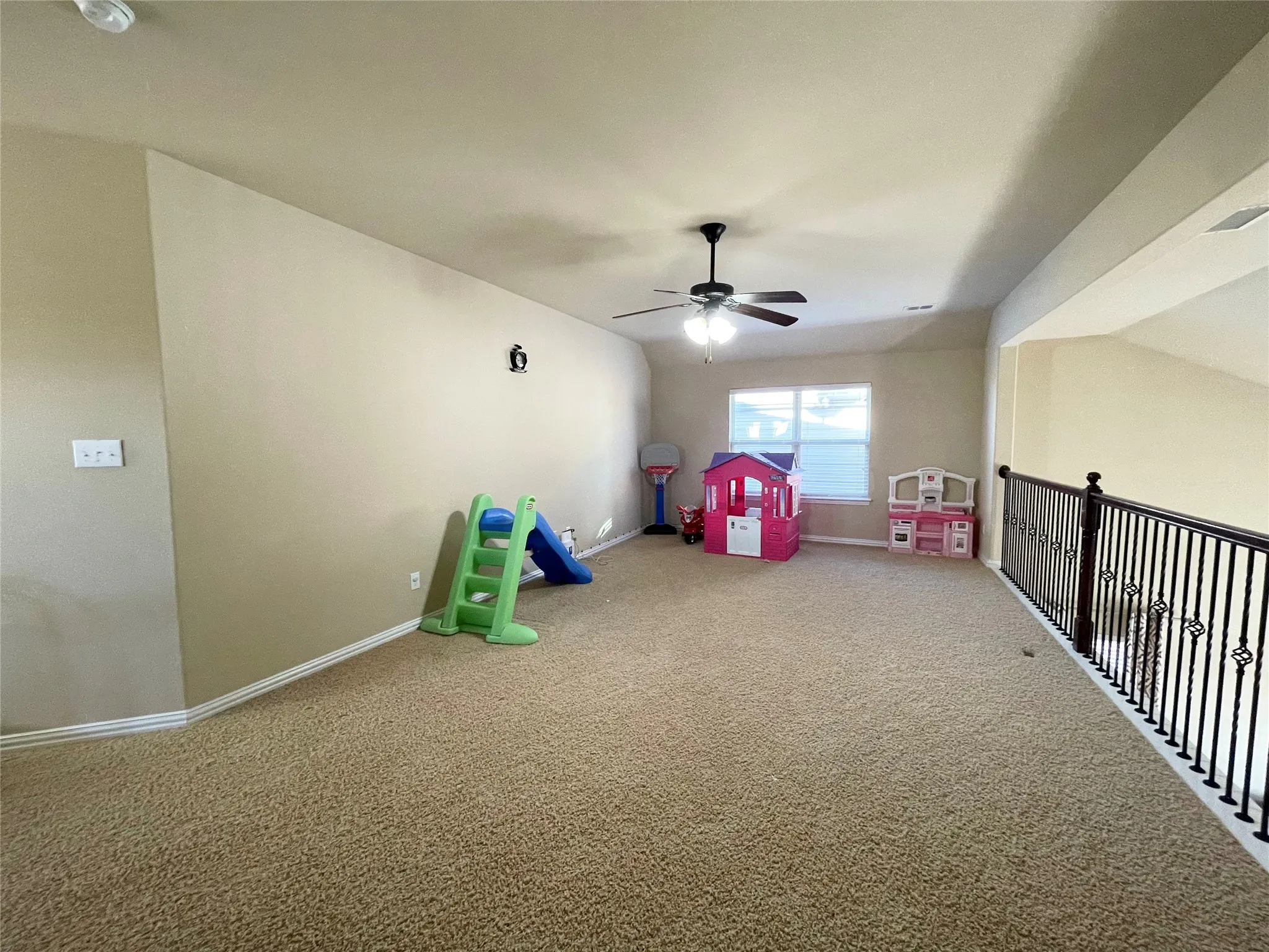 Single Family Residence For Rent in Denton County , 2680 Costa Mesa Drive, Little Elm, Texas 75068, 4 Bedroom, 4 Bathroom, 2 Garage spaces, 3,378 Sqft, built in 2014, mls#21343579, Real Estate Agent in Little Elm, Homes For Rent in Denton county, Homes For Rent in Little Elm, Realtor in Little Elm Texas, Real Estate Brokerage Independent Realty Texas, Luminita Cordes Realtor