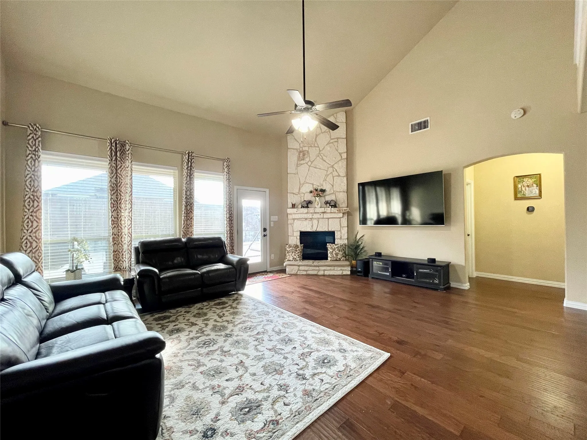 Single Family Residence For Rent in Denton County , 2680 Costa Mesa Drive, Little Elm, Texas 75068, 4 Bedroom, 4 Bathroom, 2 Garage spaces, 3,378 Sqft, built in 2014, mls#21343579, Real Estate Agent in Little Elm, Homes For Rent in Denton county, Homes For Rent in Little Elm, Realtor in Little Elm Texas, Real Estate Brokerage Independent Realty Texas, Luminita Cordes Realtor