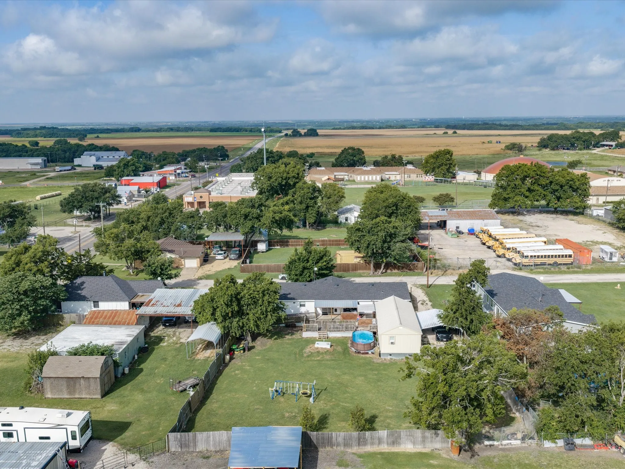 Single Family Residence For Sale in Ellis County , 106 Hemphill Street, Avalon, Texas 76623, 5 Bedroom, 3 Bathroom, Garage spaces, 2,100 Sqft, built in 2010, mls#21338040, Real Estate Agent in Avalon, Homes For Sale in Ellis county, Homes For Sale in Avalon, Realtor in Avalon Texas, Real Estate Brokerage Independent Realty Texas, Luminita Cordes Realtor