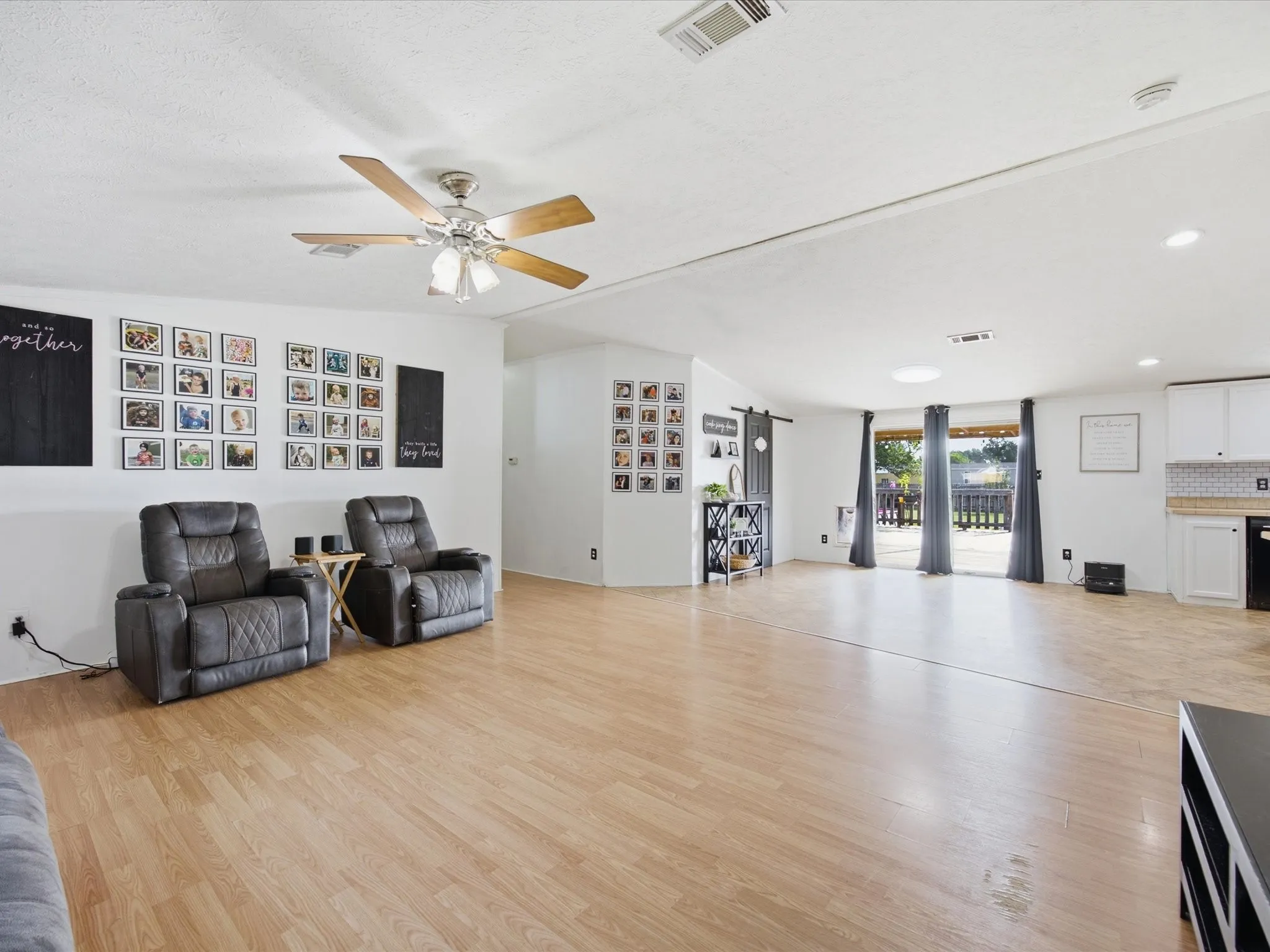 Single Family Residence For Sale in Ellis County , 106 Hemphill Street, Avalon, Texas 76623, 5 Bedroom, 3 Bathroom, Garage spaces, 2,100 Sqft, built in 2010, mls#21338040, Real Estate Agent in Avalon, Homes For Sale in Ellis county, Homes For Sale in Avalon, Realtor in Avalon Texas, Real Estate Brokerage Independent Realty Texas, Luminita Cordes Realtor