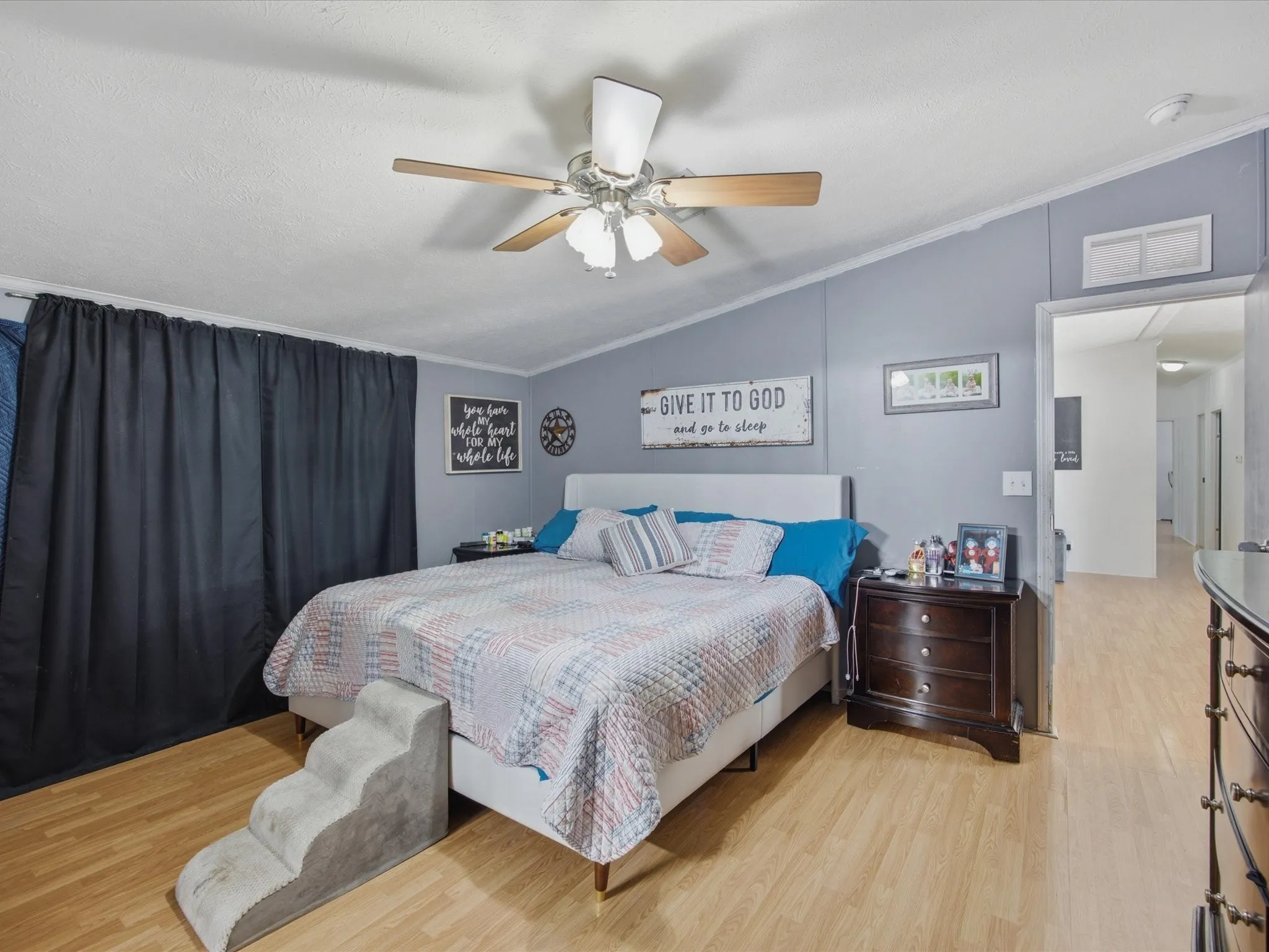 Single Family Residence For Sale in Ellis County , 106 Hemphill Street, Avalon, Texas 76623, 5 Bedroom, 3 Bathroom, Garage spaces, 2,100 Sqft, built in 2010, mls#21338040, Real Estate Agent in Avalon, Homes For Sale in Ellis county, Homes For Sale in Avalon, Realtor in Avalon Texas, Real Estate Brokerage Independent Realty Texas, Luminita Cordes Realtor