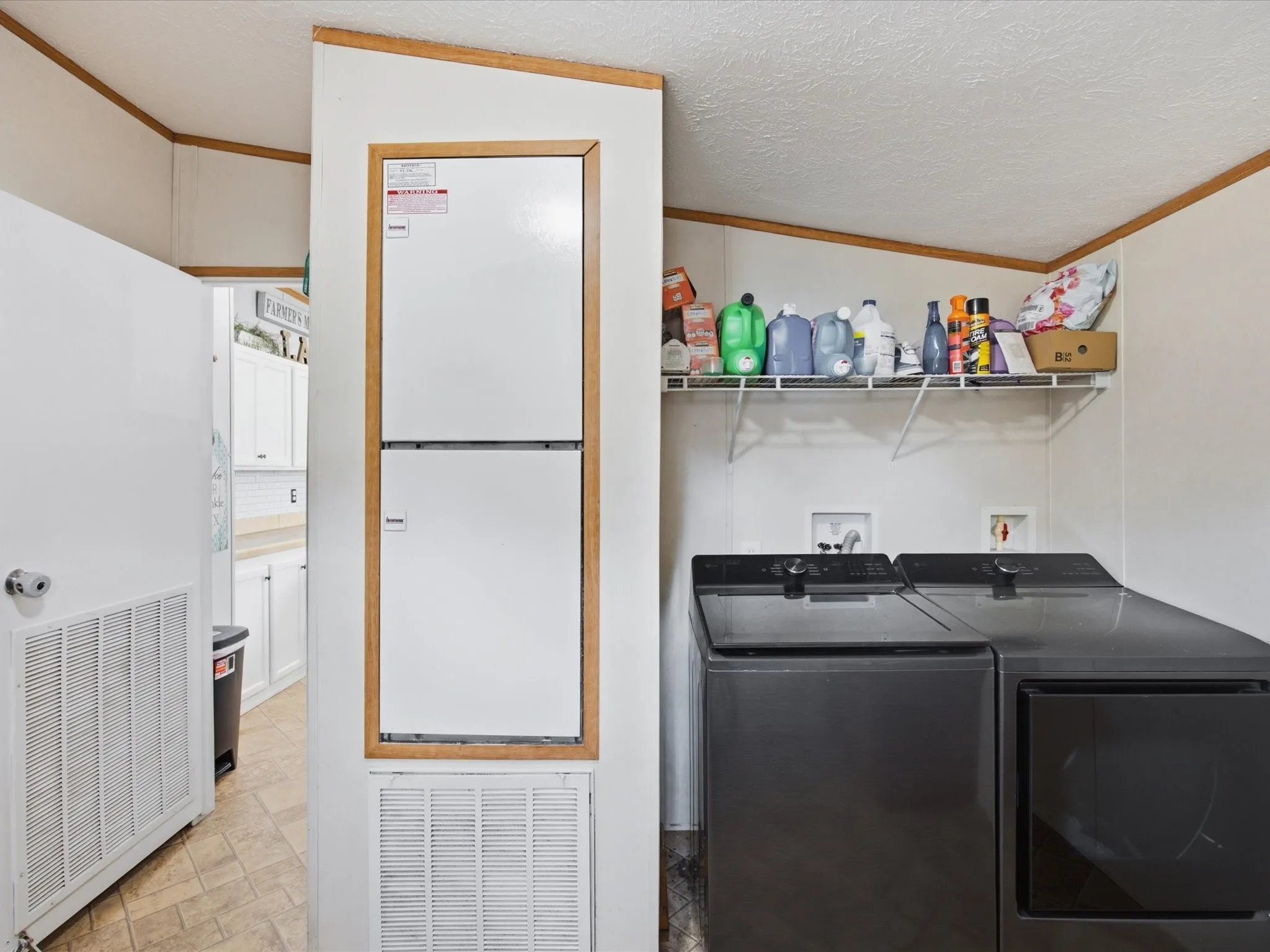 Single Family Residence For Sale in Ellis County , 106 Hemphill Street, Avalon, Texas 76623, 5 Bedroom, 3 Bathroom, Garage spaces, 2,100 Sqft, built in 2010, mls#21338040, Real Estate Agent in Avalon, Homes For Sale in Ellis county, Homes For Sale in Avalon, Realtor in Avalon Texas, Real Estate Brokerage Independent Realty Texas, Luminita Cordes Realtor