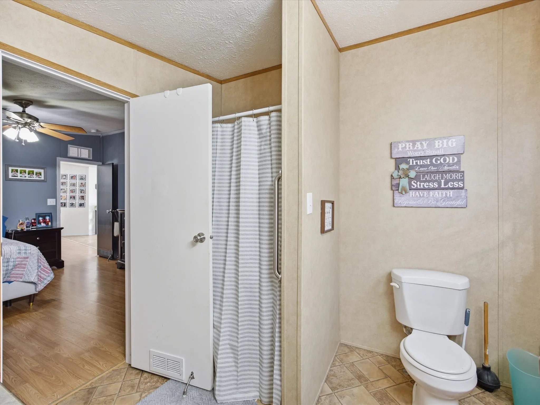 Single Family Residence For Sale in Ellis County , 106 Hemphill Street, Avalon, Texas 76623, 5 Bedroom, 3 Bathroom, Garage spaces, 2,100 Sqft, built in 2010, mls#21338040, Real Estate Agent in Avalon, Homes For Sale in Ellis county, Homes For Sale in Avalon, Realtor in Avalon Texas, Real Estate Brokerage Independent Realty Texas, Luminita Cordes Realtor