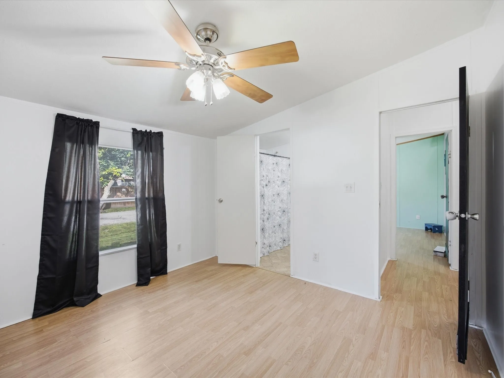 Single Family Residence For Sale in Ellis County , 106 Hemphill Street, Avalon, Texas 76623, 5 Bedroom, 3 Bathroom, Garage spaces, 2,100 Sqft, built in 2010, mls#21338040, Real Estate Agent in Avalon, Homes For Sale in Ellis county, Homes For Sale in Avalon, Realtor in Avalon Texas, Real Estate Brokerage Independent Realty Texas, Luminita Cordes Realtor