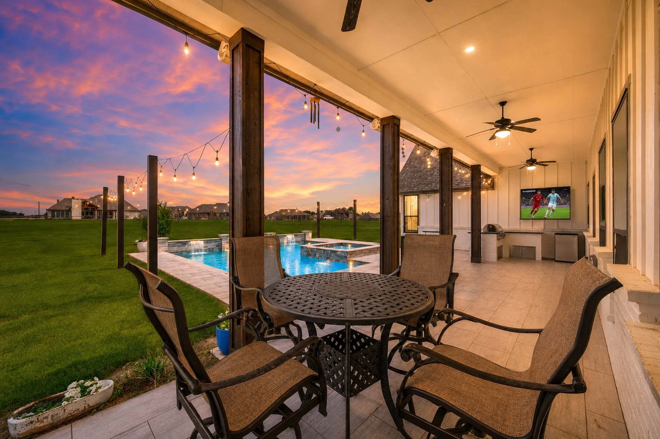 Single Family Residence For Sale in Grayson County , 43 Ohanlon Drive, Van Alstyne, Texas 75495, 4 Bedroom, 3 Bathroom, 3 Garage spaces, 2,782 Sqft, built in 2021, mls#21342007, Real Estate Agent in Van Alstyne, Homes For Sale in Grayson county, Homes For Sale in Van Alstyne, Realtor in Van Alstyne Texas, Real Estate Brokerage Independent Realty Texas, Luminita Cordes Realtor