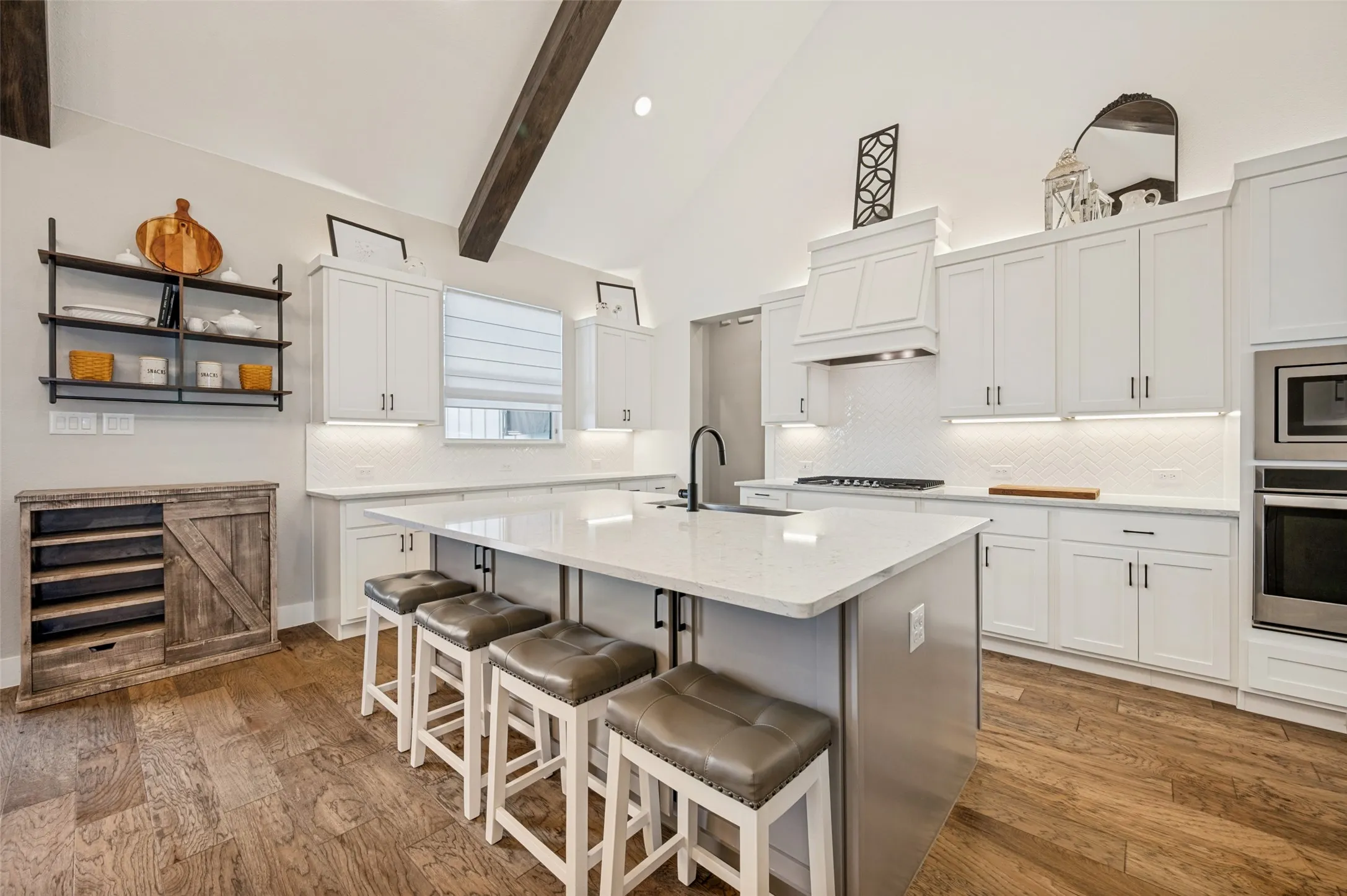 Single Family Residence For Sale in Grayson County , 43 Ohanlon Drive, Van Alstyne, Texas 75495, 4 Bedroom, 3 Bathroom, 3 Garage spaces, 2,782 Sqft, built in 2021, mls#21342007, Real Estate Agent in Van Alstyne, Homes For Sale in Grayson county, Homes For Sale in Van Alstyne, Realtor in Van Alstyne Texas, Real Estate Brokerage Independent Realty Texas, Luminita Cordes Realtor
