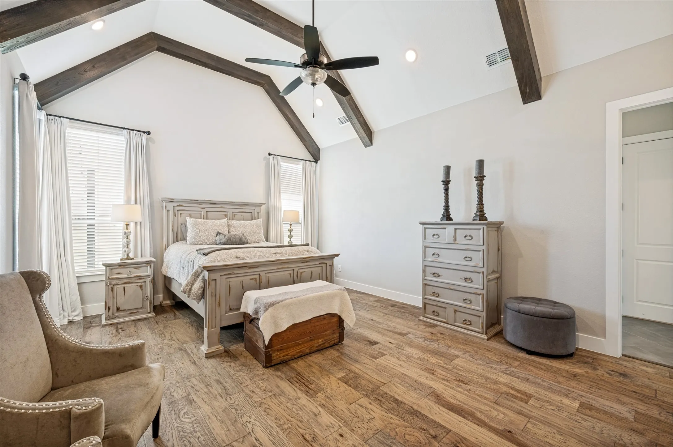 Single Family Residence For Sale in Grayson County , 43 Ohanlon Drive, Van Alstyne, Texas 75495, 4 Bedroom, 3 Bathroom, 3 Garage spaces, 2,782 Sqft, built in 2021, mls#21342007, Real Estate Agent in Van Alstyne, Homes For Sale in Grayson county, Homes For Sale in Van Alstyne, Realtor in Van Alstyne Texas, Real Estate Brokerage Independent Realty Texas, Luminita Cordes Realtor