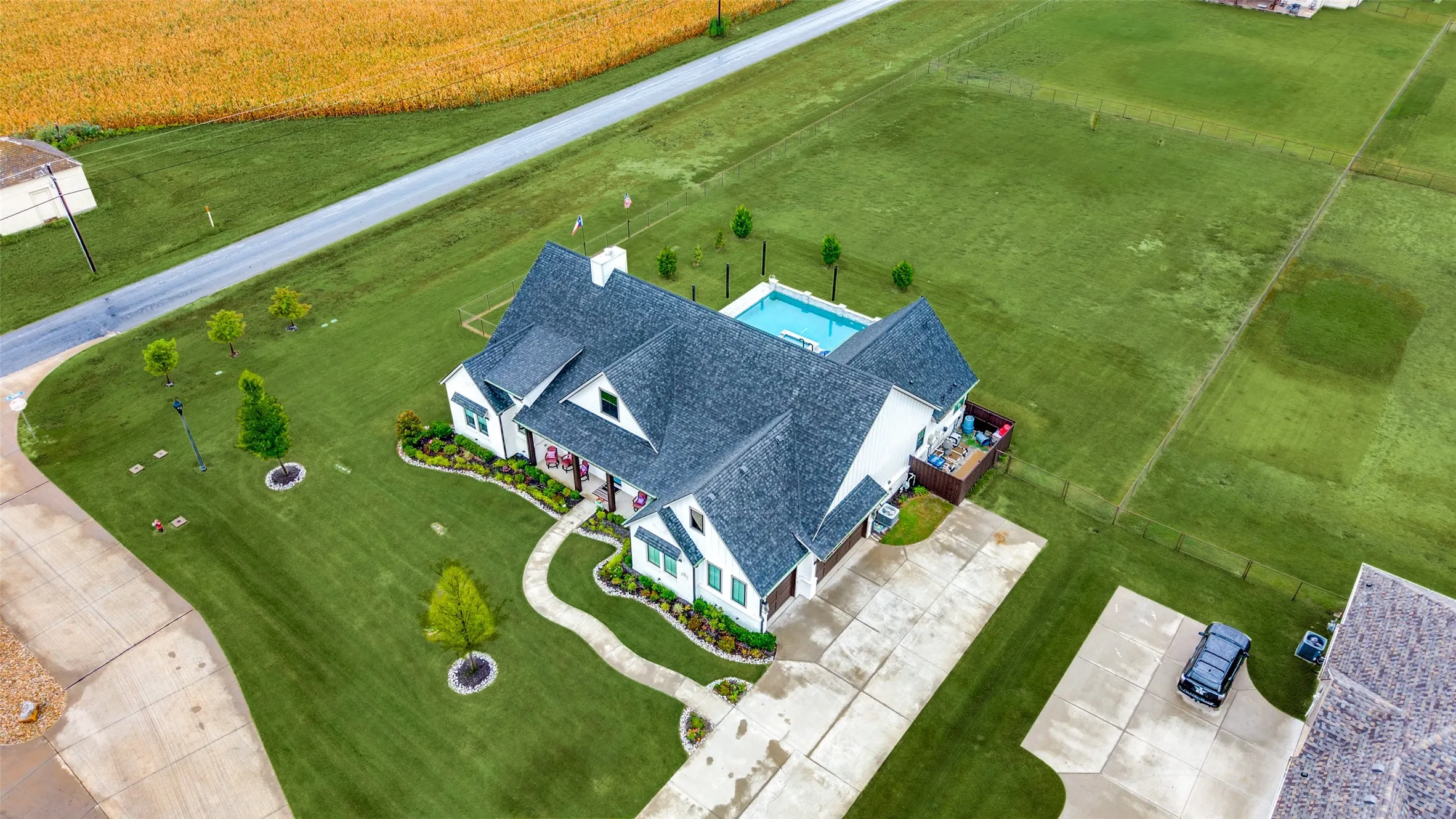 Single Family Residence For Sale in Grayson County , 43 Ohanlon Drive, Van Alstyne, Texas 75495, 4 Bedroom, 3 Bathroom, 3 Garage spaces, 2,782 Sqft, built in 2021, mls#21342007, Real Estate Agent in Van Alstyne, Homes For Sale in Grayson county, Homes For Sale in Van Alstyne, Realtor in Van Alstyne Texas, Real Estate Brokerage Independent Realty Texas, Luminita Cordes Realtor