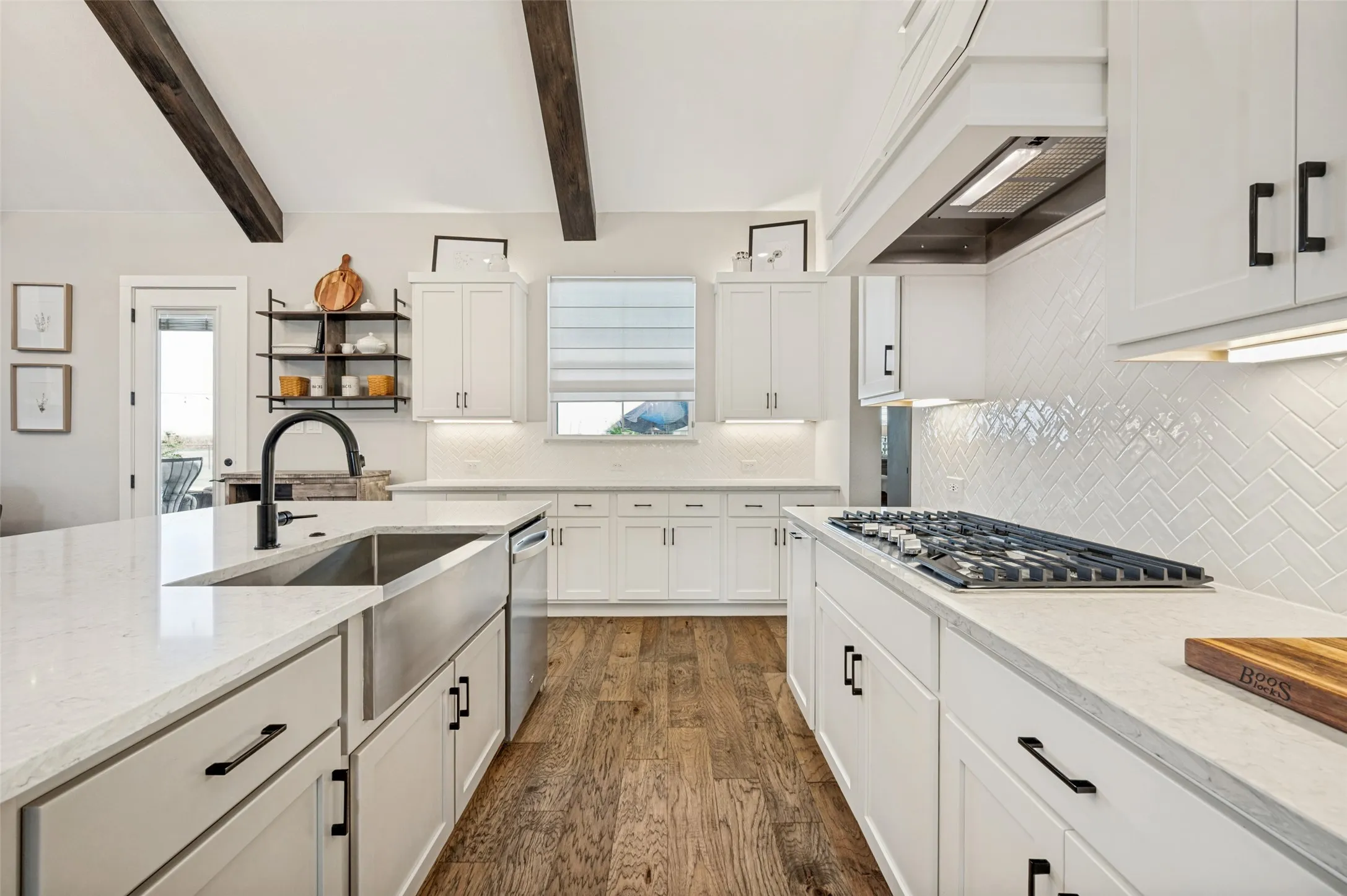 Single Family Residence For Sale in Grayson County , 43 Ohanlon Drive, Van Alstyne, Texas 75495, 4 Bedroom, 3 Bathroom, 3 Garage spaces, 2,782 Sqft, built in 2021, mls#21342007, Real Estate Agent in Van Alstyne, Homes For Sale in Grayson county, Homes For Sale in Van Alstyne, Realtor in Van Alstyne Texas, Real Estate Brokerage Independent Realty Texas, Luminita Cordes Realtor