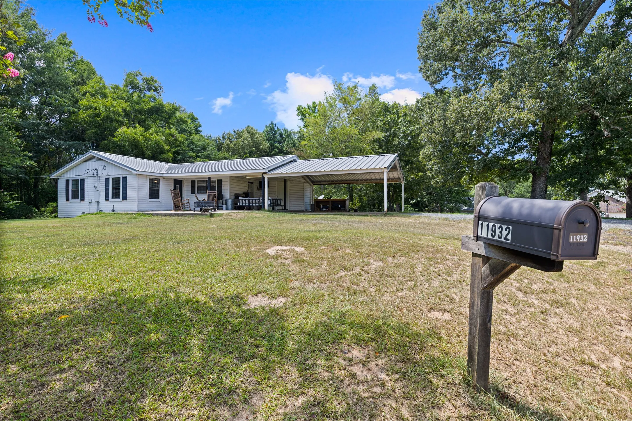 Single Family Residence For Sale in Upshur County , 11932 Wisteria, Ore City, Texas 75683, 2 Bedroom, 1 Bathroom, Garage spaces, 989 Sqft, built in 1990, mls#21344265, Real Estate Agent in Ore City, Homes For Sale in Upshur county, Homes For Sale in Ore City, Realtor in Ore City Texas, Real Estate Brokerage Independent Realty Texas, Luminita Cordes Realtor