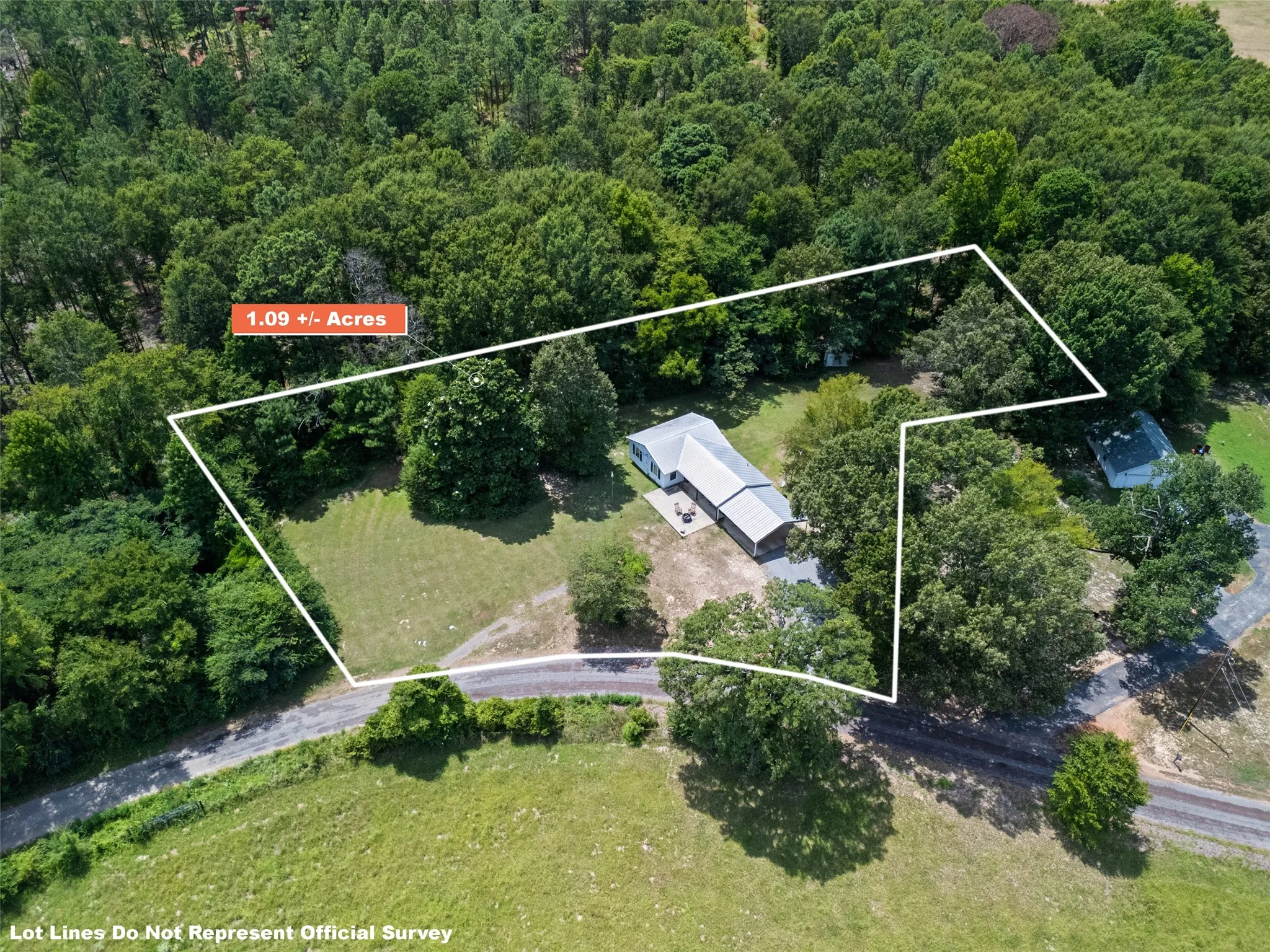 Single Family Residence For Sale in Upshur County , 11932 Wisteria, Ore City, Texas 75683, 2 Bedroom, 1 Bathroom, Garage spaces, 989 Sqft, built in 1990, mls#21344265, Real Estate Agent in Ore City, Homes For Sale in Upshur county, Homes For Sale in Ore City, Realtor in Ore City Texas, Real Estate Brokerage Independent Realty Texas, Luminita Cordes Realtor
