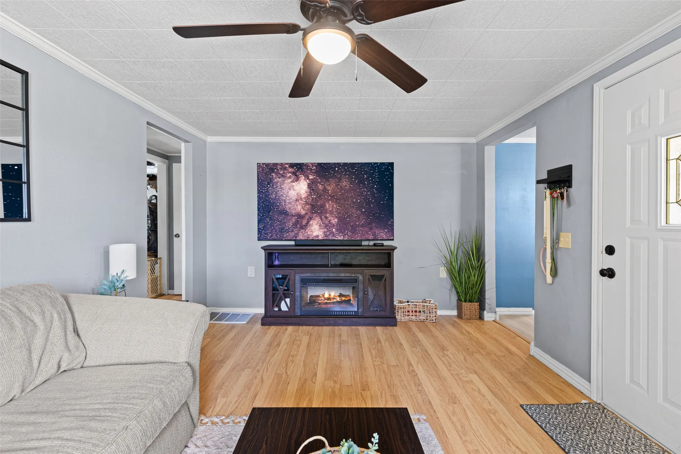 Single Family Residence For Sale in Upshur County , 11932 Wisteria, Ore City, Texas 75683, 2 Bedroom, 1 Bathroom, Garage spaces, 989 Sqft, built in 1990, mls#21344265, Real Estate Agent in Ore City, Homes For Sale in Upshur county, Homes For Sale in Ore City, Realtor in Ore City Texas, Real Estate Brokerage Independent Realty Texas, Luminita Cordes Realtor