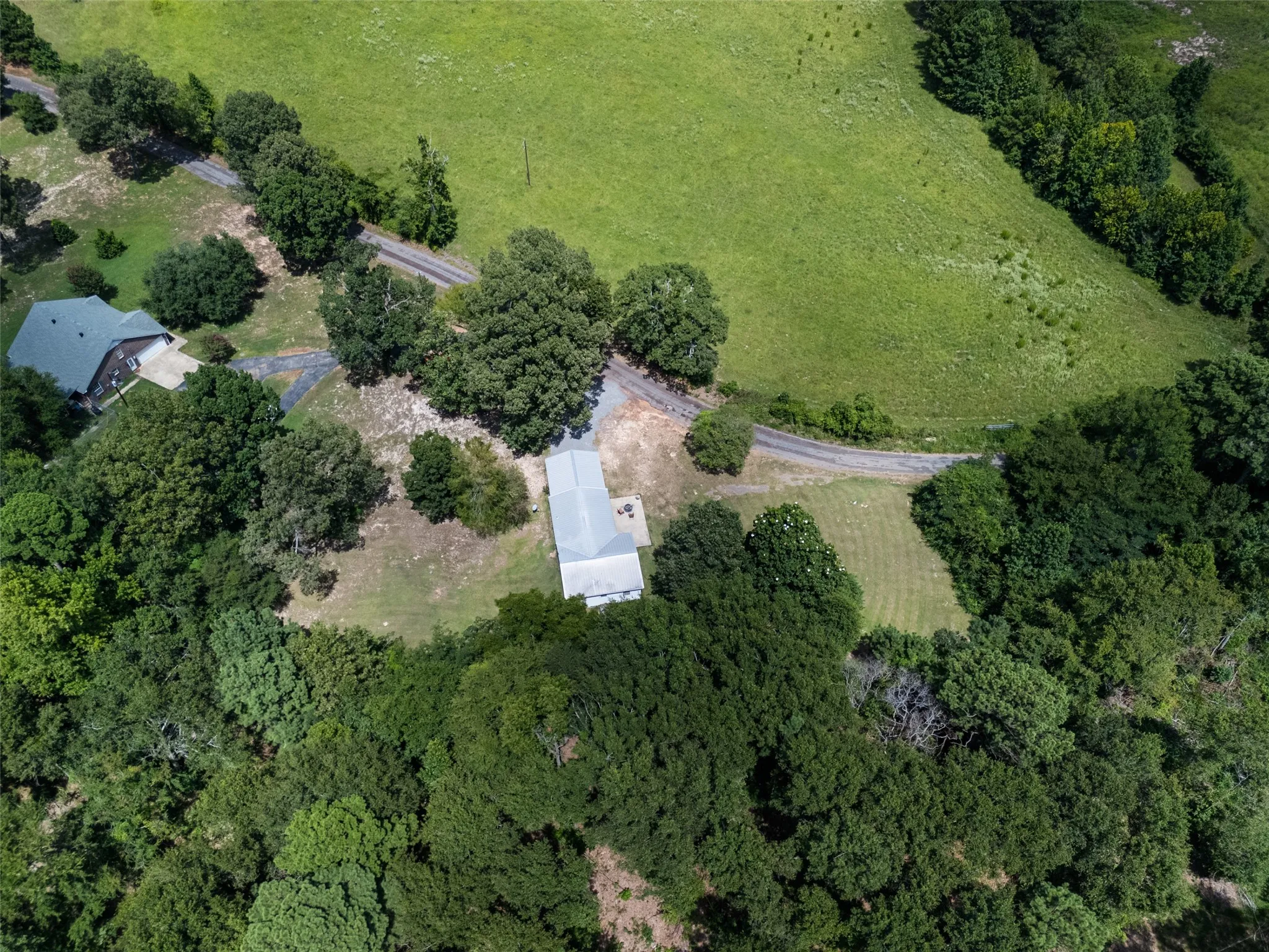 Single Family Residence For Sale in Upshur County , 11932 Wisteria, Ore City, Texas 75683, 2 Bedroom, 1 Bathroom, Garage spaces, 989 Sqft, built in 1990, mls#21344265, Real Estate Agent in Ore City, Homes For Sale in Upshur county, Homes For Sale in Ore City, Realtor in Ore City Texas, Real Estate Brokerage Independent Realty Texas, Luminita Cordes Realtor