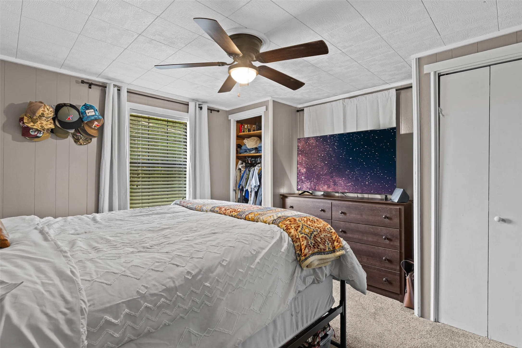 Single Family Residence For Sale in Upshur County , 11932 Wisteria, Ore City, Texas 75683, 2 Bedroom, 1 Bathroom, Garage spaces, 989 Sqft, built in 1990, mls#21344265, Real Estate Agent in Ore City, Homes For Sale in Upshur county, Homes For Sale in Ore City, Realtor in Ore City Texas, Real Estate Brokerage Independent Realty Texas, Luminita Cordes Realtor