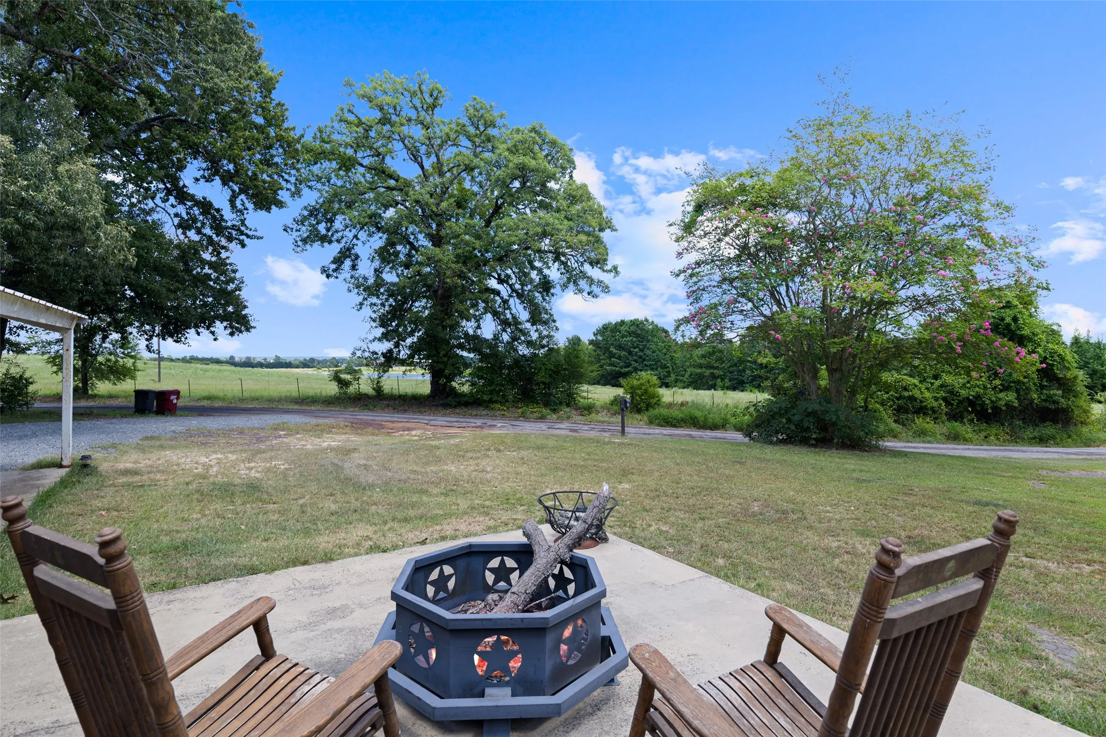 Single Family Residence For Sale in Upshur County , 11932 Wisteria, Ore City, Texas 75683, 2 Bedroom, 1 Bathroom, Garage spaces, 989 Sqft, built in 1990, mls#21344265, Real Estate Agent in Ore City, Homes For Sale in Upshur county, Homes For Sale in Ore City, Realtor in Ore City Texas, Real Estate Brokerage Independent Realty Texas, Luminita Cordes Realtor