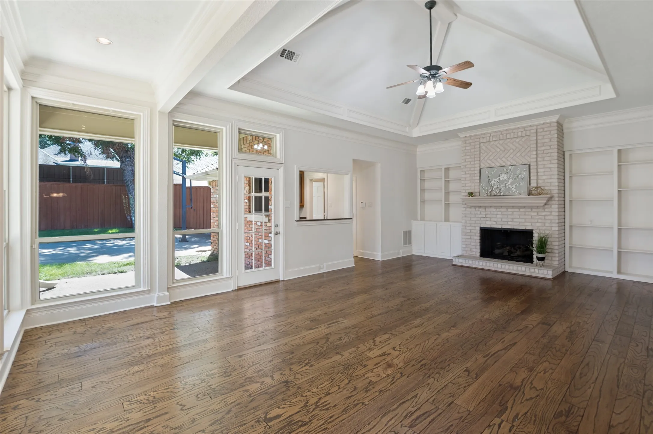 Single Family Residence For Sale in Collin County , 17816 Cedar Creek Canyon Drive, Dallas, Texas 75252, 5 Bedroom, 4 Bathroom, 3 Garage spaces, 4,045 Sqft, built in 1983, mls#21344167, Real Estate Agent in Dallas, Homes For Sale in Collin county, Homes For Sale in Dallas, Realtor in Dallas Texas, Real Estate Brokerage Independent Realty Texas, Luminita Cordes Realtor