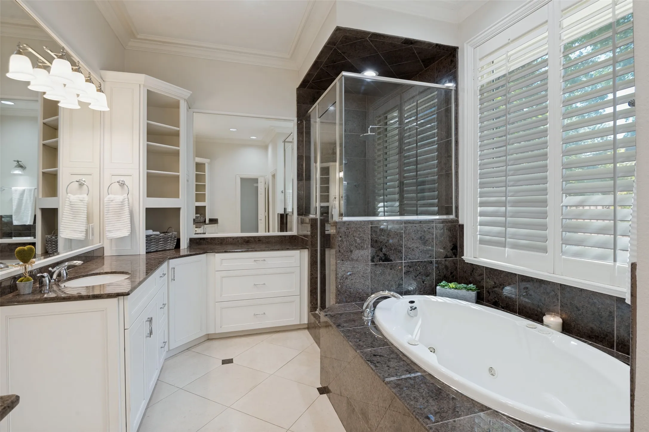 Single Family Residence For Sale in Collin County , 17816 Cedar Creek Canyon Drive, Dallas, Texas 75252, 5 Bedroom, 4 Bathroom, 3 Garage spaces, 4,045 Sqft, built in 1983, mls#21344167, Real Estate Agent in Dallas, Homes For Sale in Collin county, Homes For Sale in Dallas, Realtor in Dallas Texas, Real Estate Brokerage Independent Realty Texas, Luminita Cordes Realtor