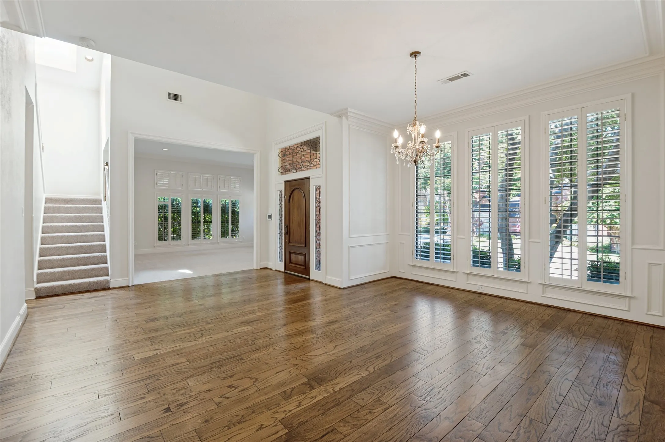 Single Family Residence For Sale in Collin County , 17816 Cedar Creek Canyon Drive, Dallas, Texas 75252, 5 Bedroom, 4 Bathroom, 3 Garage spaces, 4,045 Sqft, built in 1983, mls#21344167, Real Estate Agent in Dallas, Homes For Sale in Collin county, Homes For Sale in Dallas, Realtor in Dallas Texas, Real Estate Brokerage Independent Realty Texas, Luminita Cordes Realtor