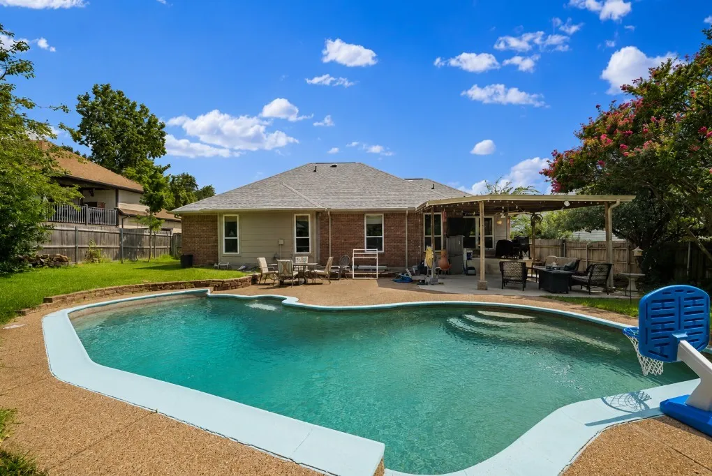Single Family Residence For Sale in Tarrant County , 6705 Fair Oaks Drive, North Richland Hills, Texas 76182, 4 Bedroom, 2 Bathroom, 2 Garage spaces, 2,831 Sqft, built in 1985, Price $440,000, mls#21344272, Real Estate Agent in North Richland Hills, Homes For Sale in Tarrant county, Homes For Sale in North Richland Hills, Realtor in North Richland Hills Texas, Real Estate Brokerage Independent Realty Texas, Luminita Cordes Realtor