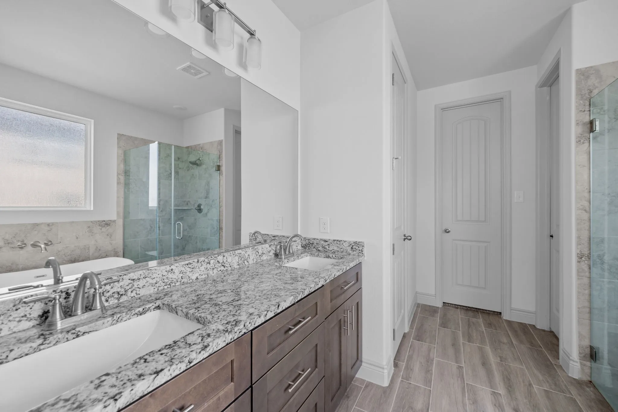 Single Family Residence For Sale in Bell County , 7601 Silver Drive, Killeen, Texas 76542, 4 Bedroom, 4 Bathroom, 2 Garage spaces, 3,115 Sqft, built in 2022, mls#21341768, Real Estate Agent in Killeen, Homes For Sale in Bell county, Homes For Sale in Killeen, Realtor in Killeen Texas, Real Estate Brokerage Independent Realty Texas, Luminita Cordes Realtor
