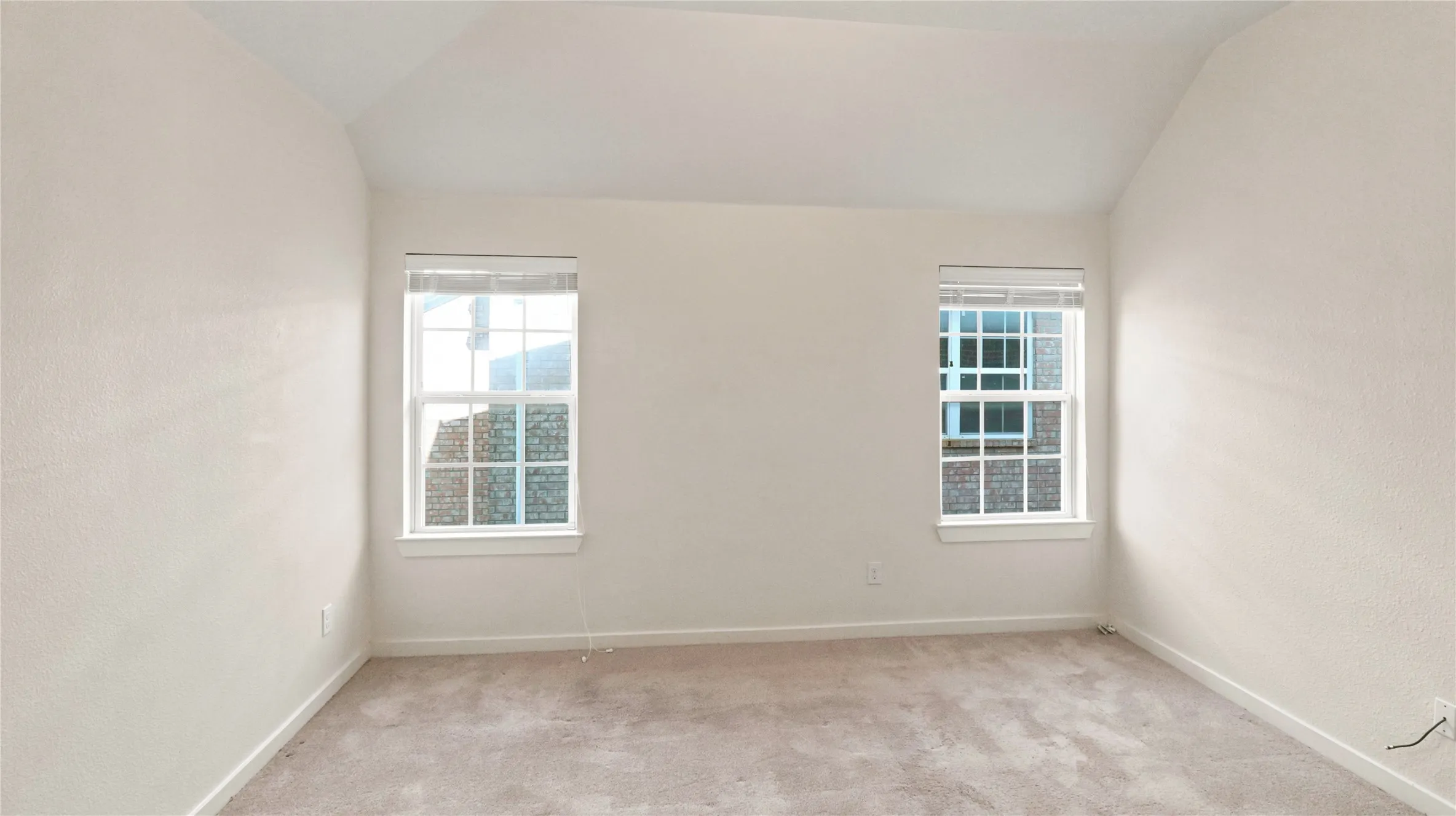 Single Family Residence For Sale in Dallas County , 817 Jamie Drive, Grand Prairie, Texas 75052, 3 Bedroom, 3 Bathroom, 2 Garage spaces, 1,590 Sqft, built in 2015, mls#21344276, Real Estate Agent in Grand Prairie, Homes For Sale in Dallas county, Homes For Sale in Grand Prairie, Realtor in Grand Prairie Texas, Real Estate Brokerage Independent Realty Texas, Luminita Cordes Realtor