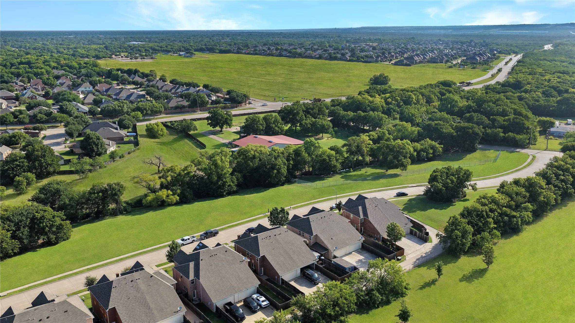Single Family Residence For Sale in Dallas County , 817 Jamie Drive, Grand Prairie, Texas 75052, 3 Bedroom, 3 Bathroom, 2 Garage spaces, 1,590 Sqft, built in 2015, mls#21344276, Real Estate Agent in Grand Prairie, Homes For Sale in Dallas county, Homes For Sale in Grand Prairie, Realtor in Grand Prairie Texas, Real Estate Brokerage Independent Realty Texas, Luminita Cordes Realtor