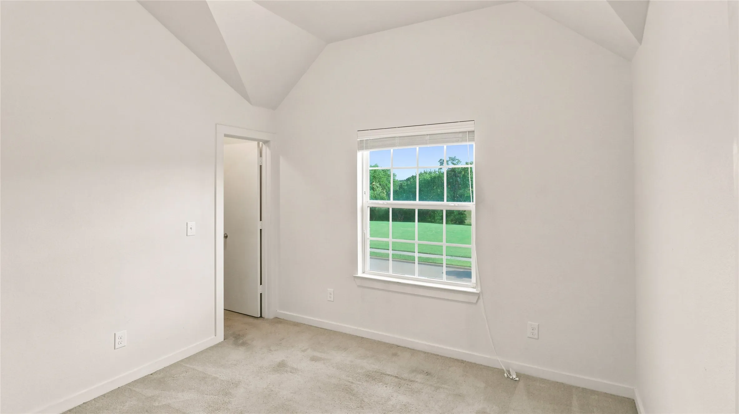Single Family Residence For Sale in Dallas County , 817 Jamie Drive, Grand Prairie, Texas 75052, 3 Bedroom, 3 Bathroom, 2 Garage spaces, 1,590 Sqft, built in 2015, mls#21344276, Real Estate Agent in Grand Prairie, Homes For Sale in Dallas county, Homes For Sale in Grand Prairie, Realtor in Grand Prairie Texas, Real Estate Brokerage Independent Realty Texas, Luminita Cordes Realtor